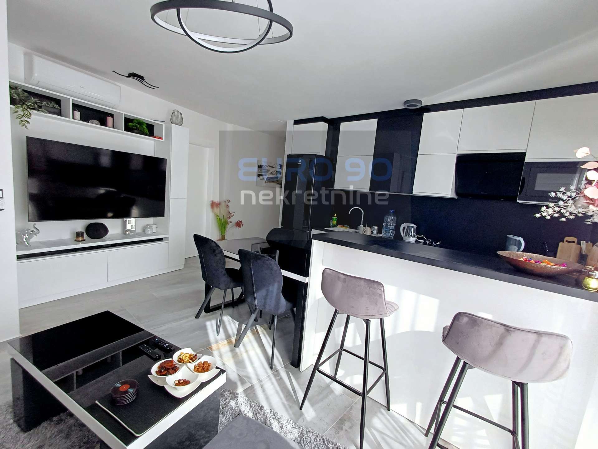 listing-small