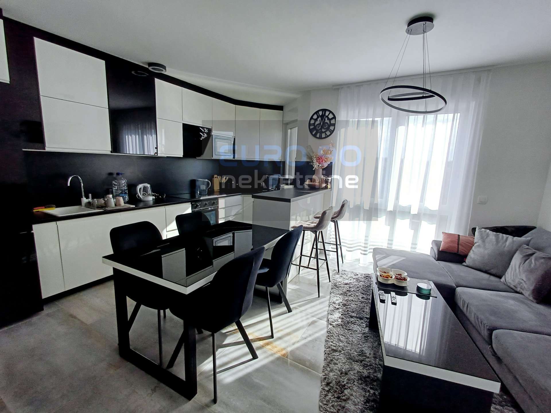 listing-small