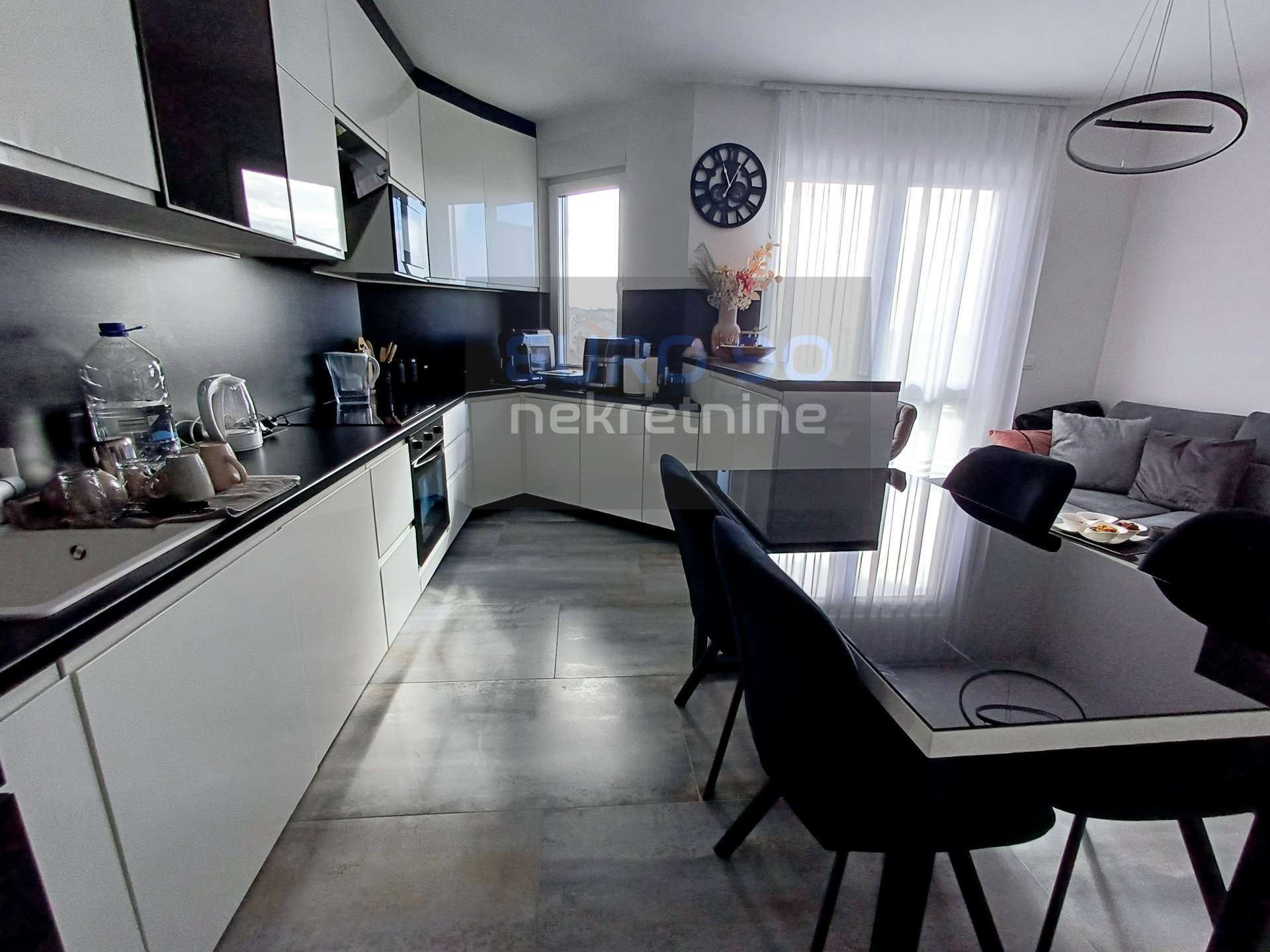 listing-small