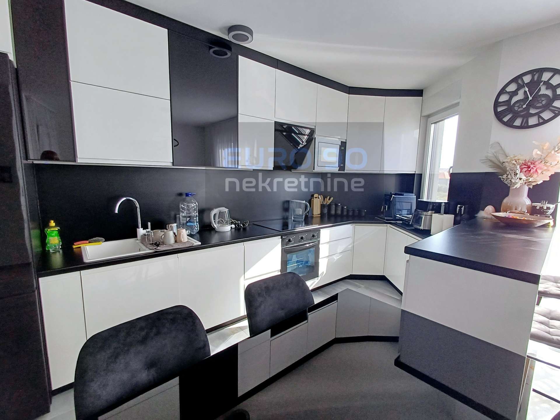 listing-small