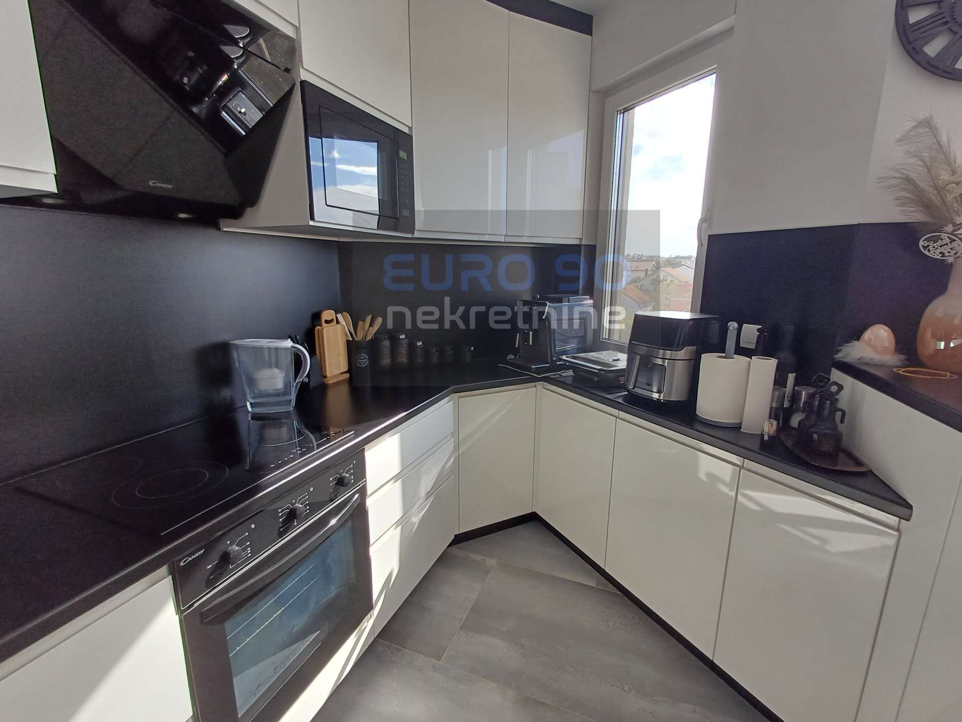 listing-small