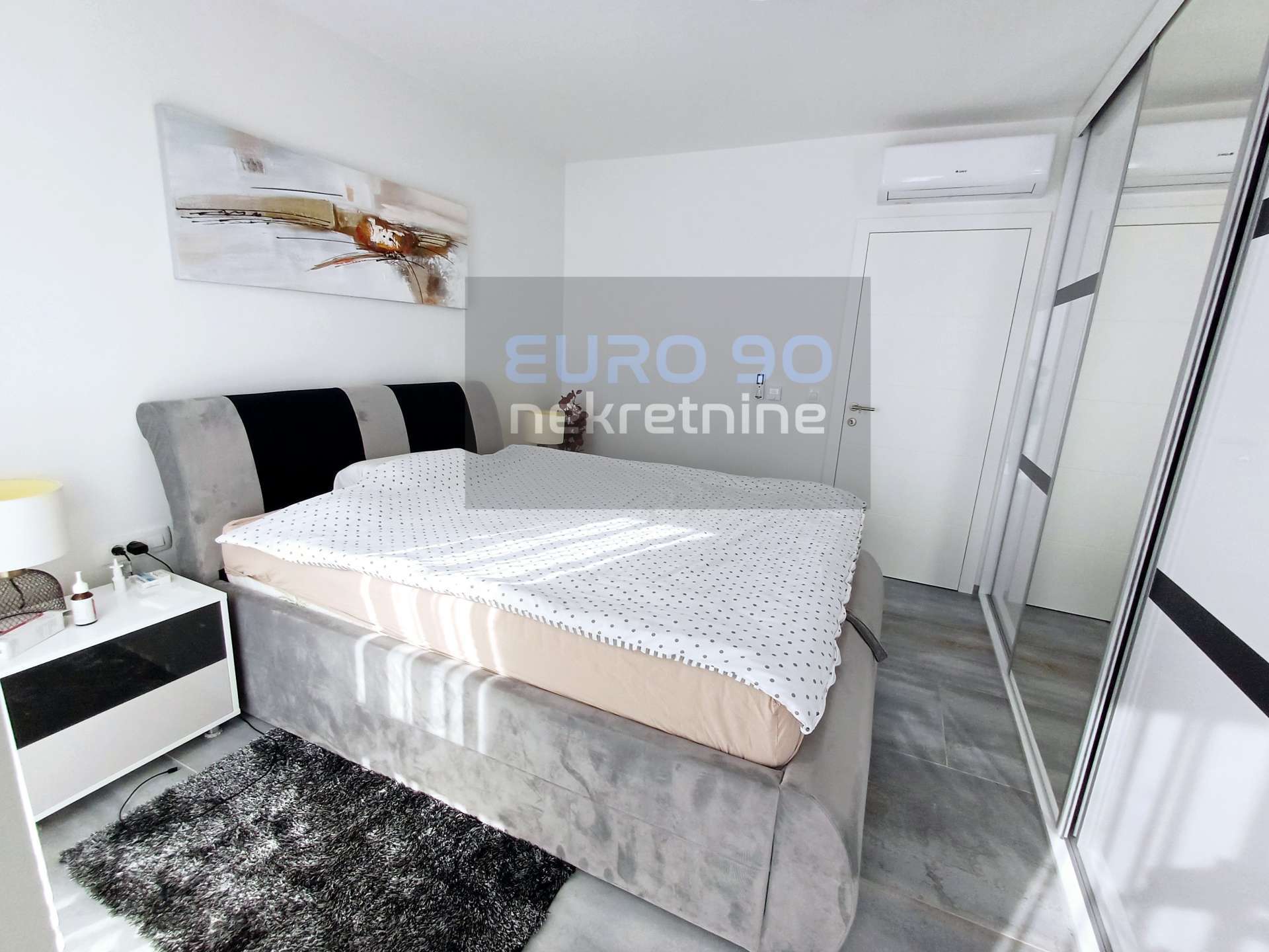 listing-small
