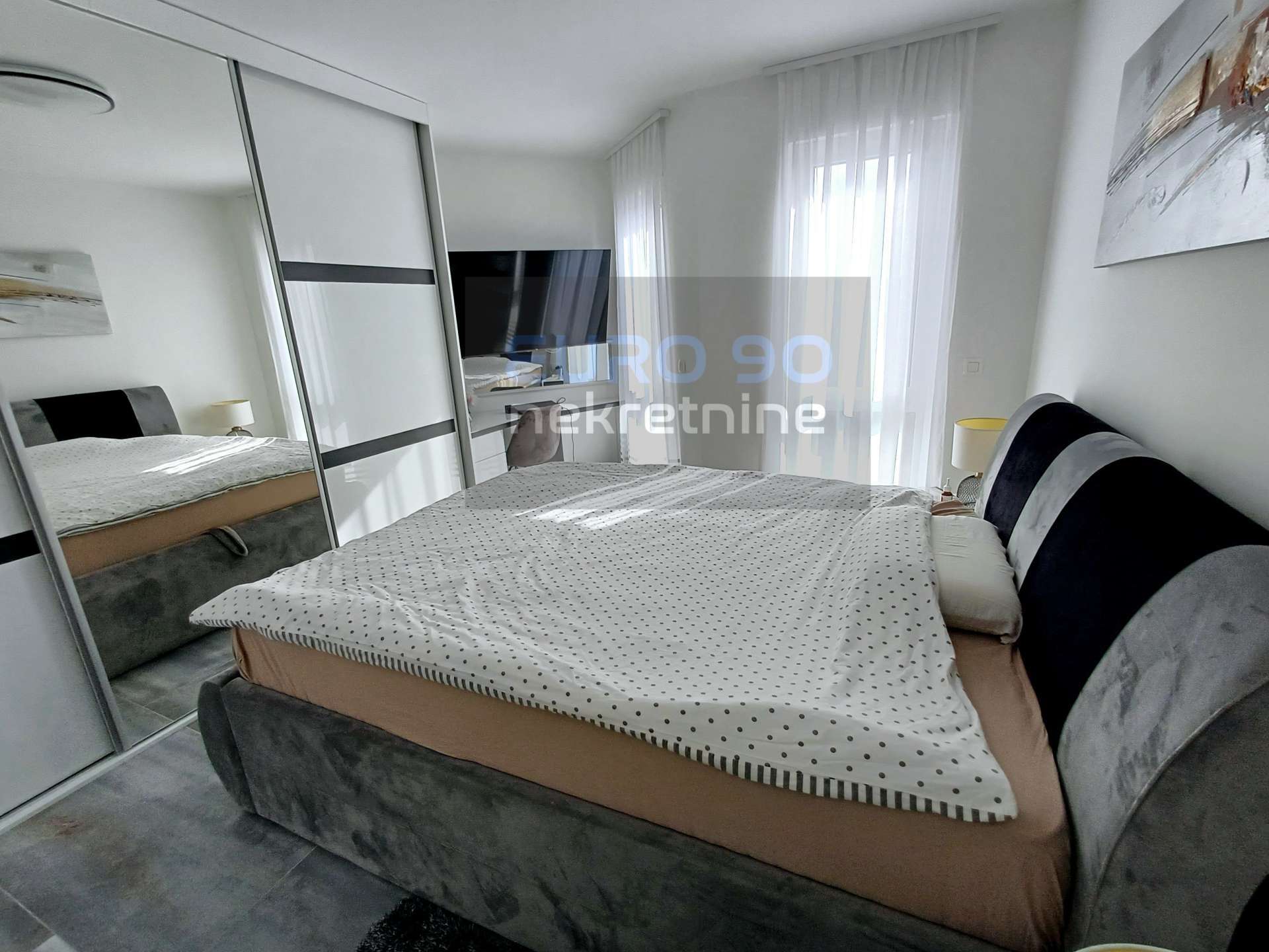 listing-small