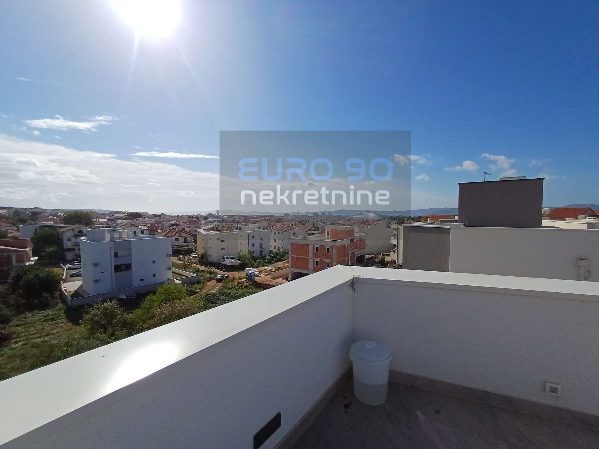 listing-small