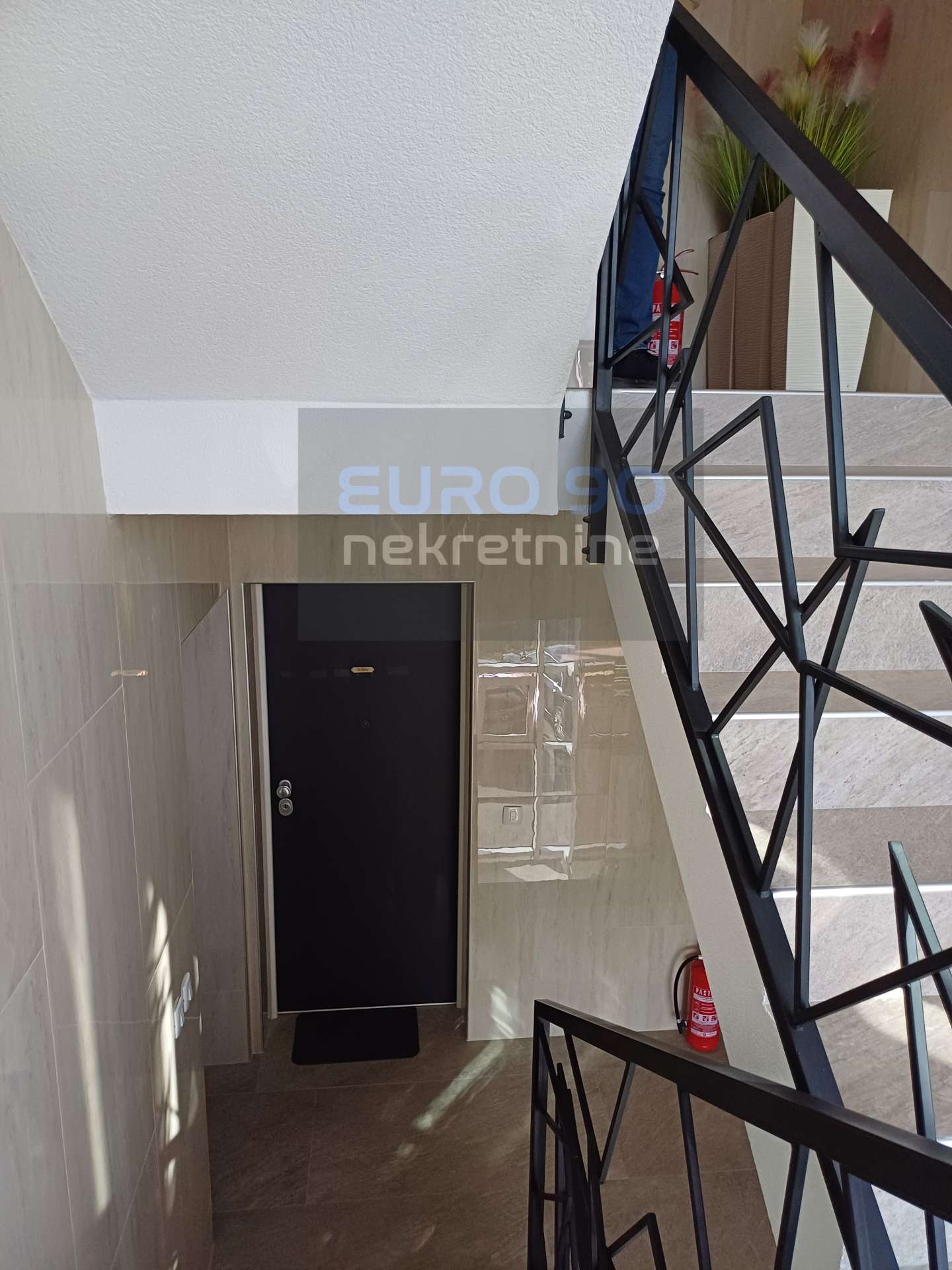 listing-small