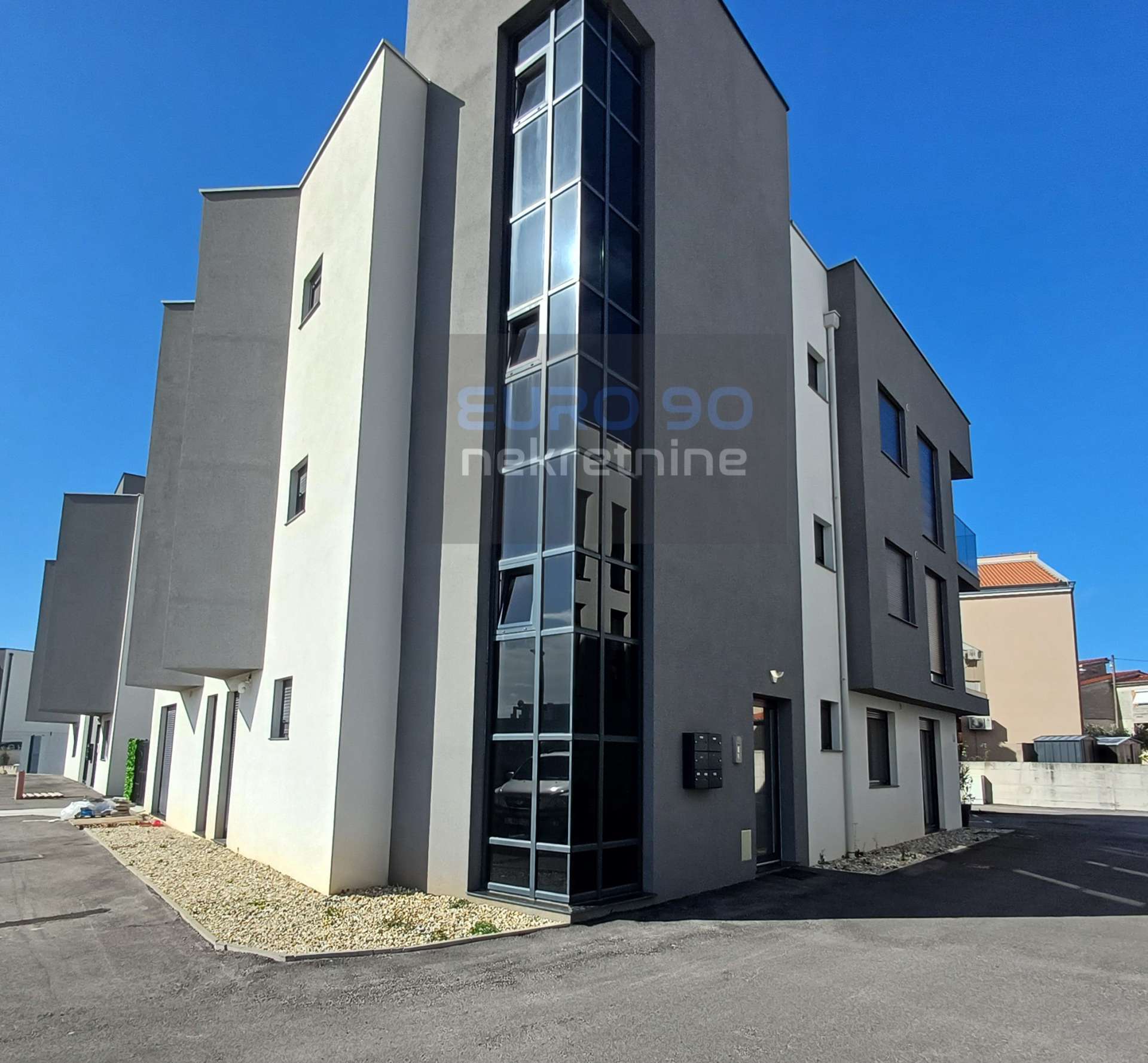 listing-small