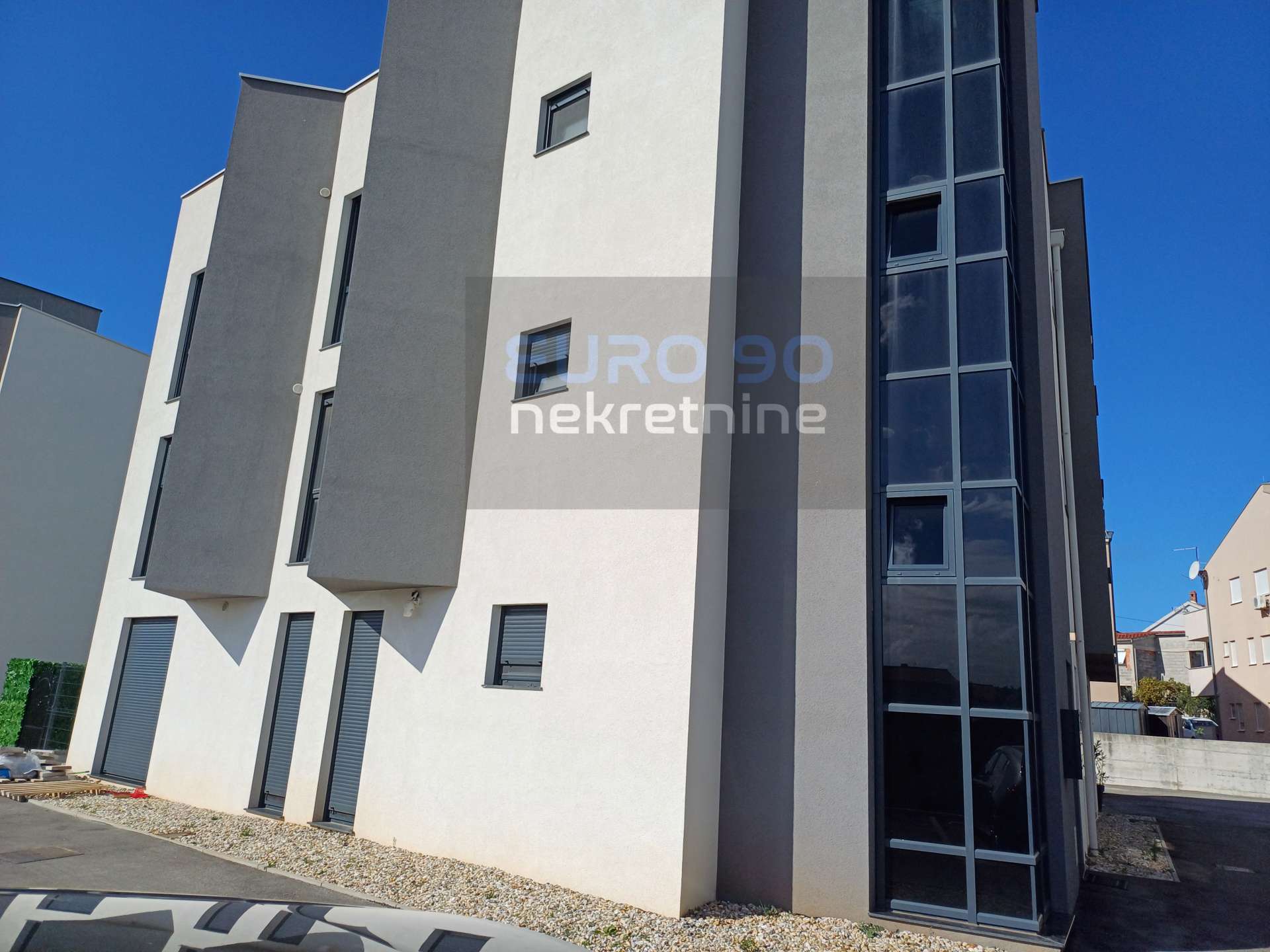 listing-small