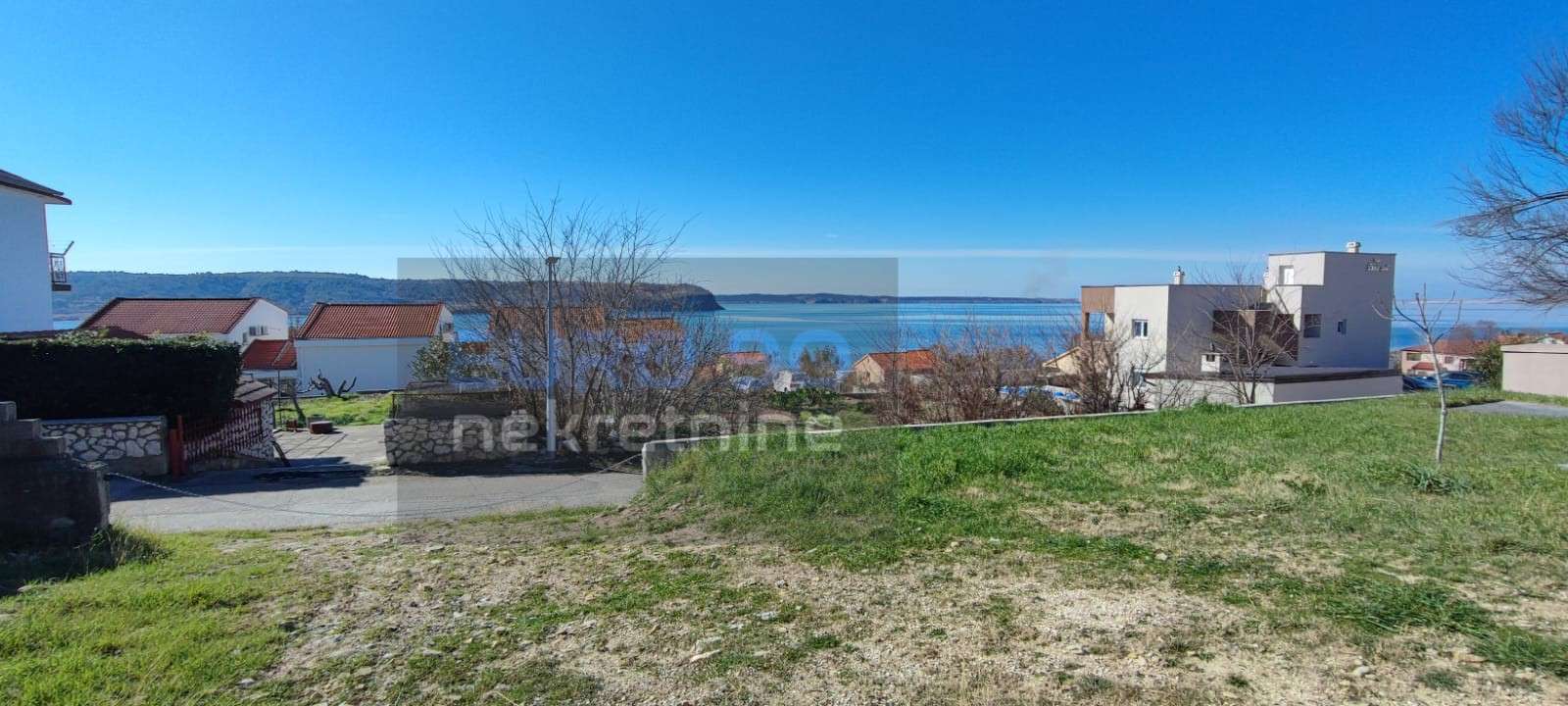 RTINA- SAMOSTOJEĆA KUĆA SA VELIKOM OKUĆNICOM I PREKRASNIM  POGLEDOM NA MORE!!!