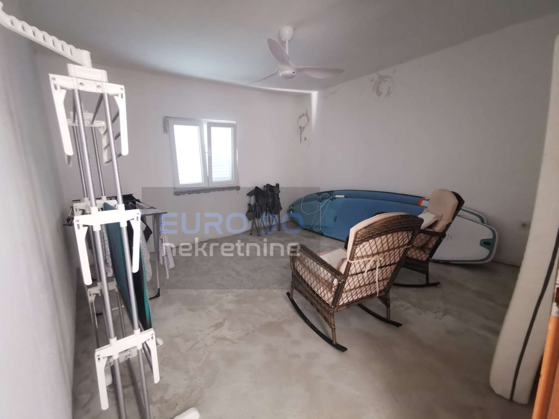 listing-small