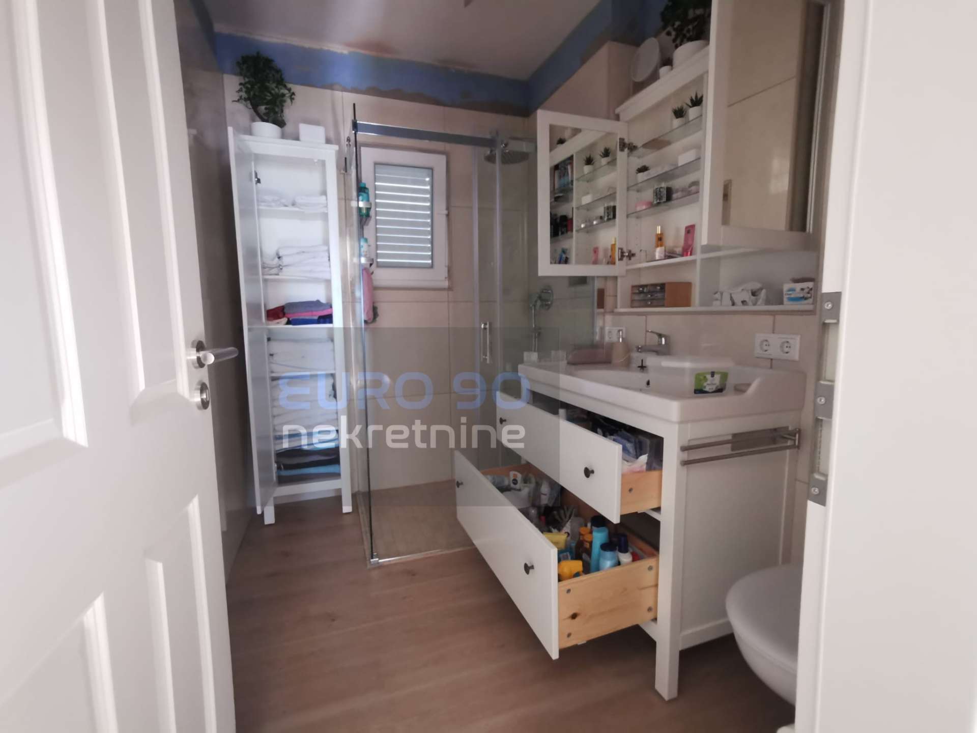 listing-small