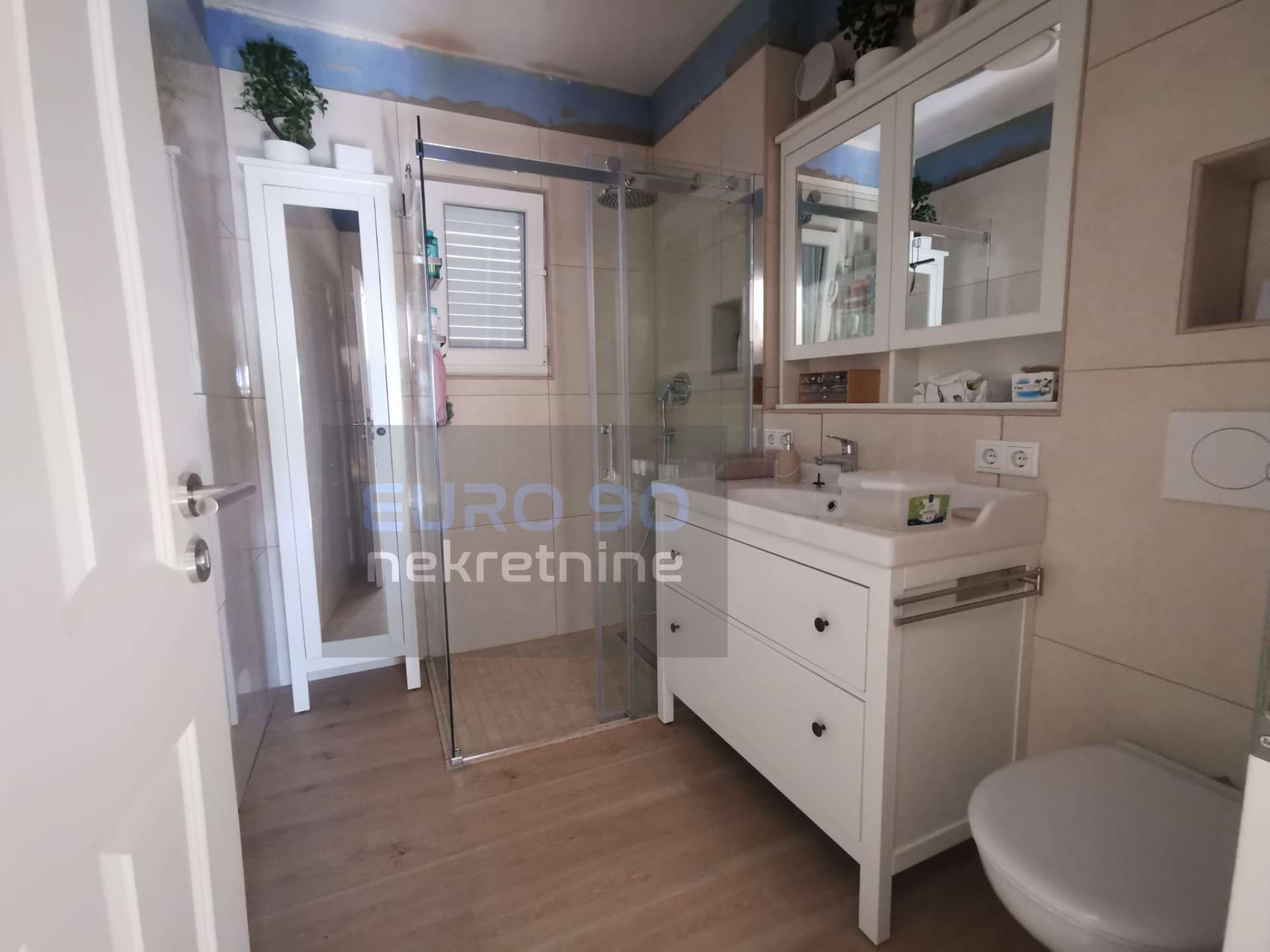 listing-small