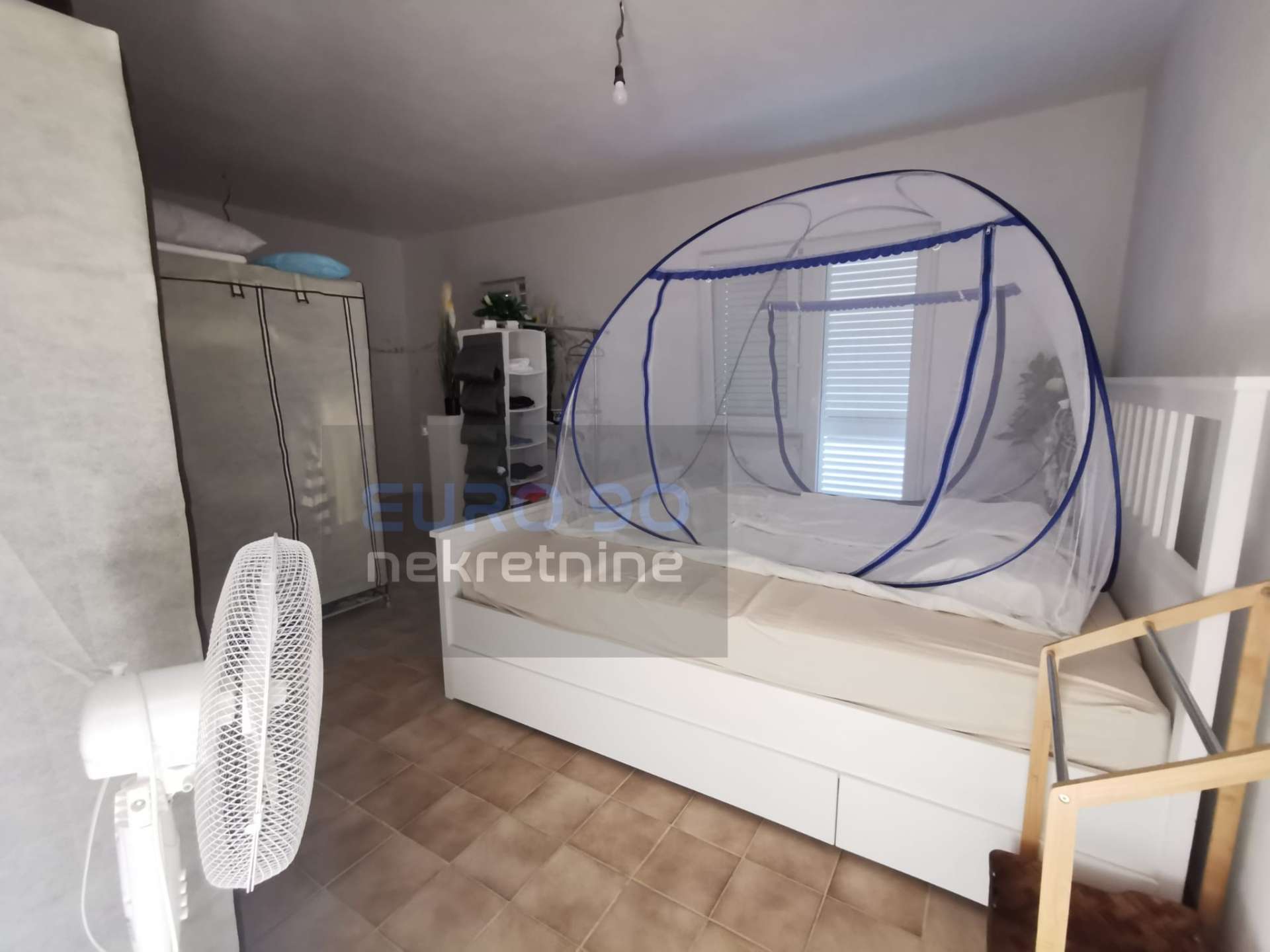 listing-small