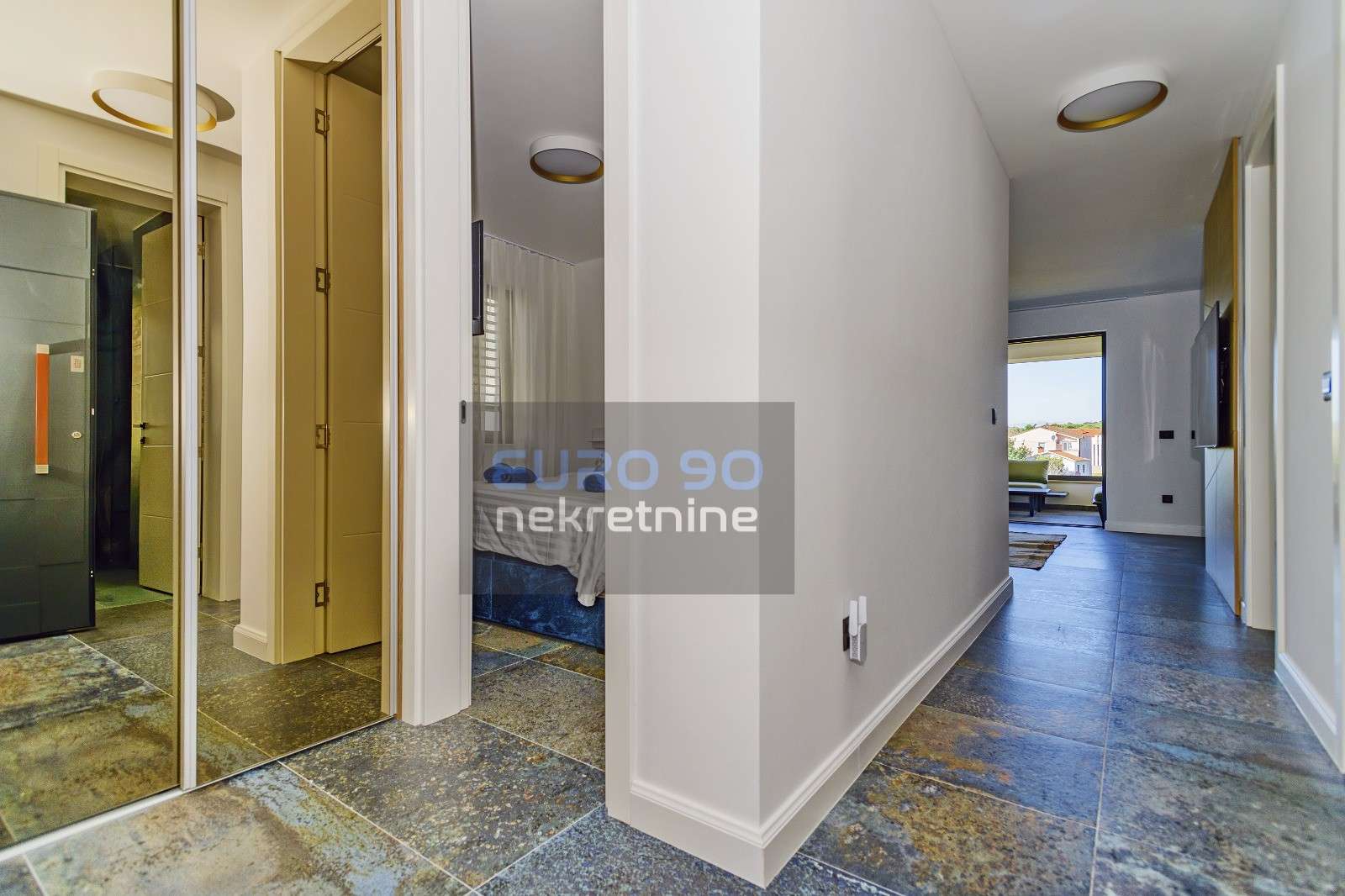 listing-small