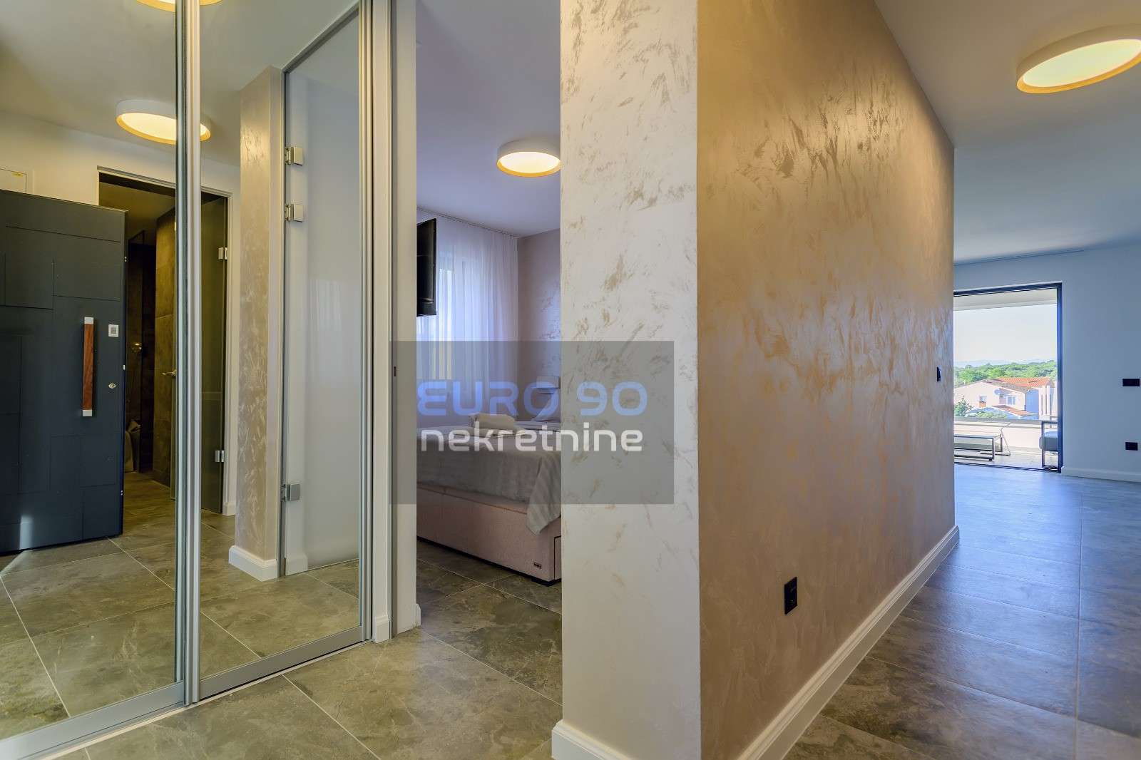 listing-small