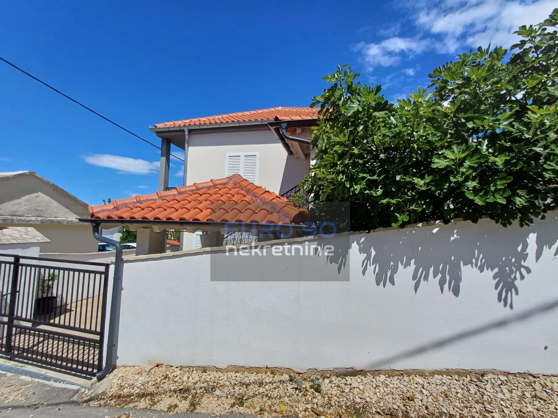 listing-small