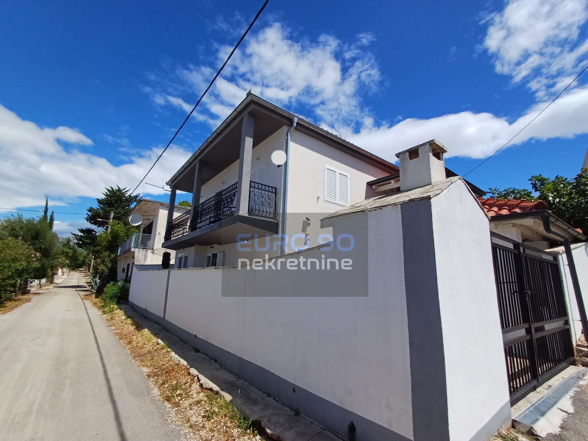 listing-small