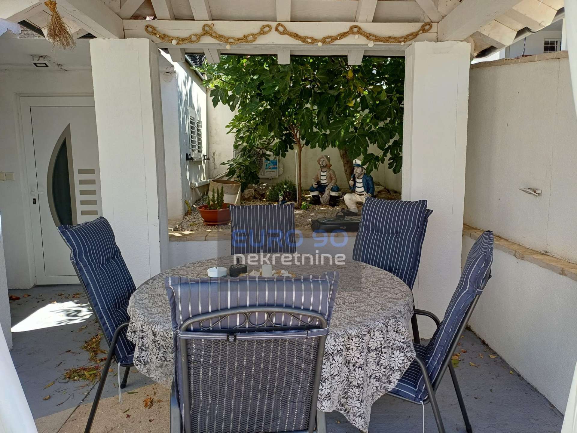 listing-small