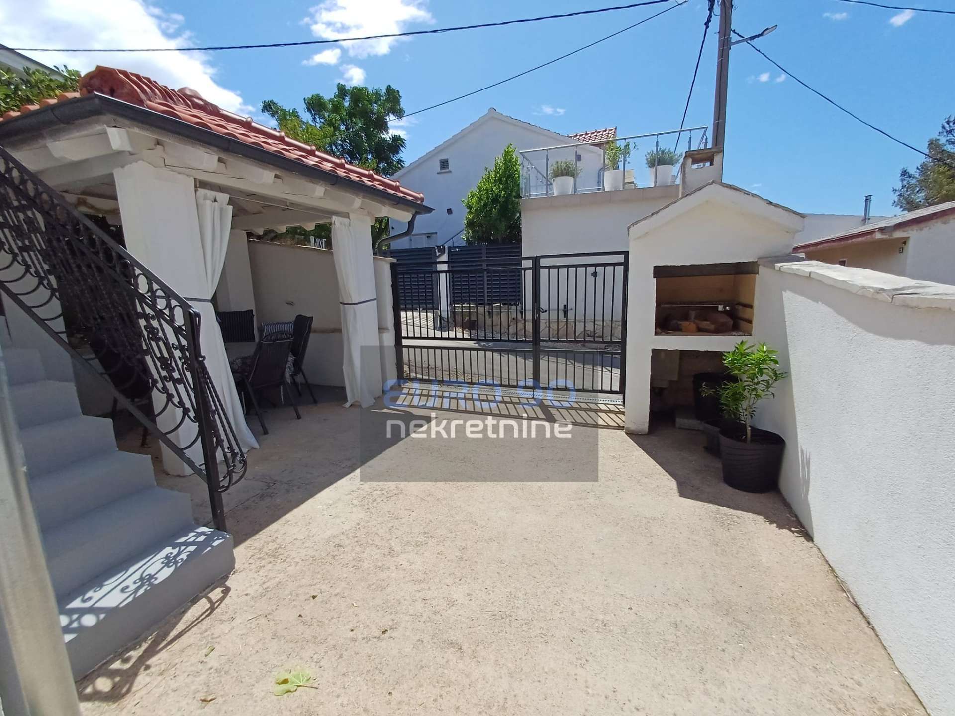 listing-small