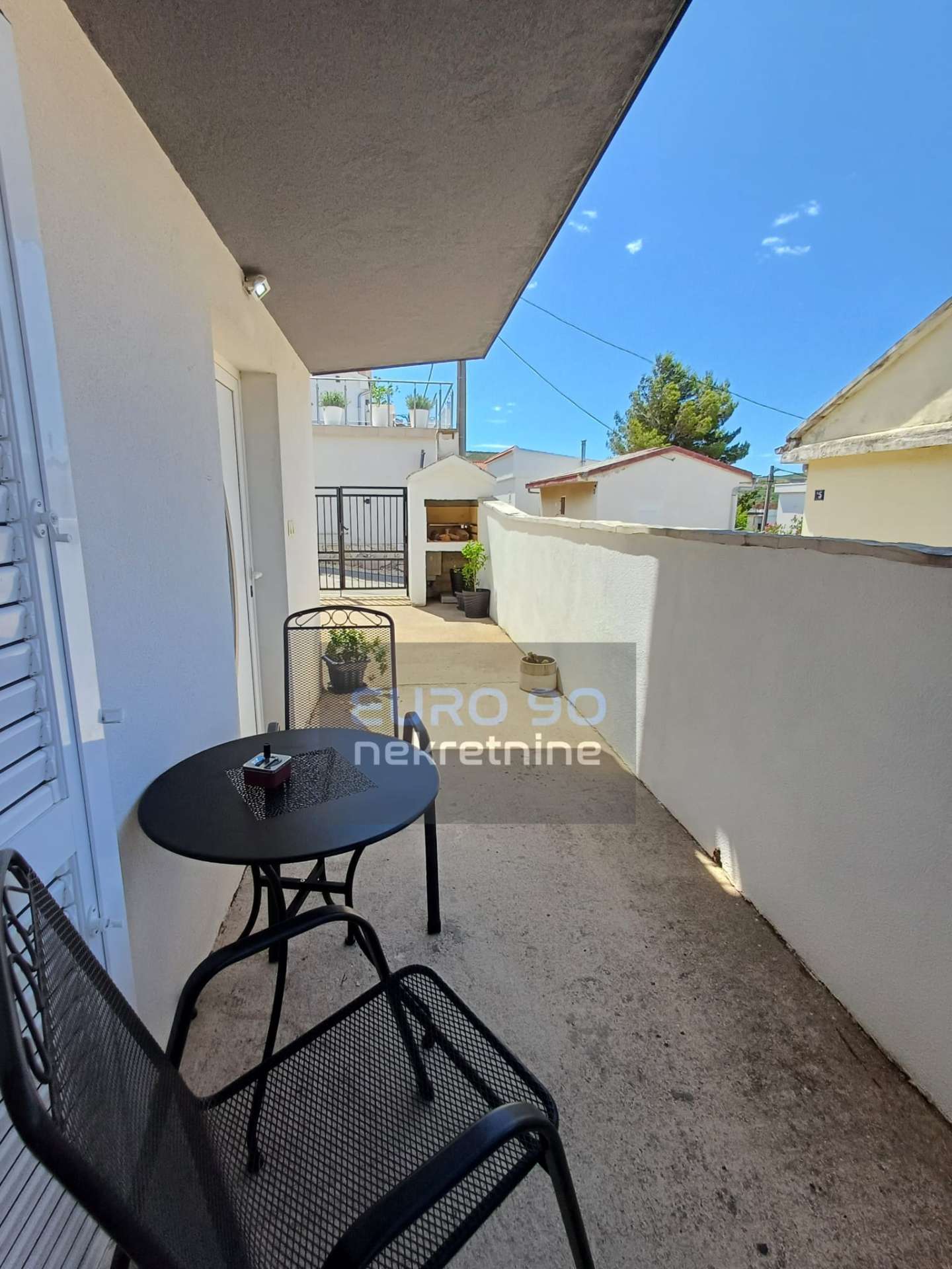 listing-small