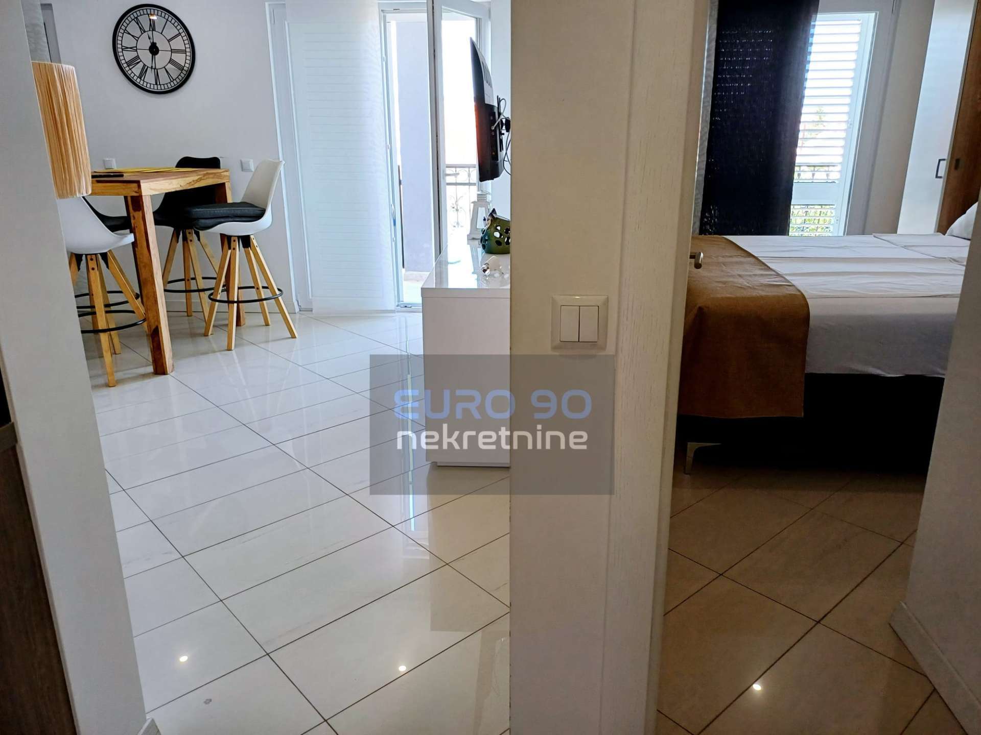 listing-small
