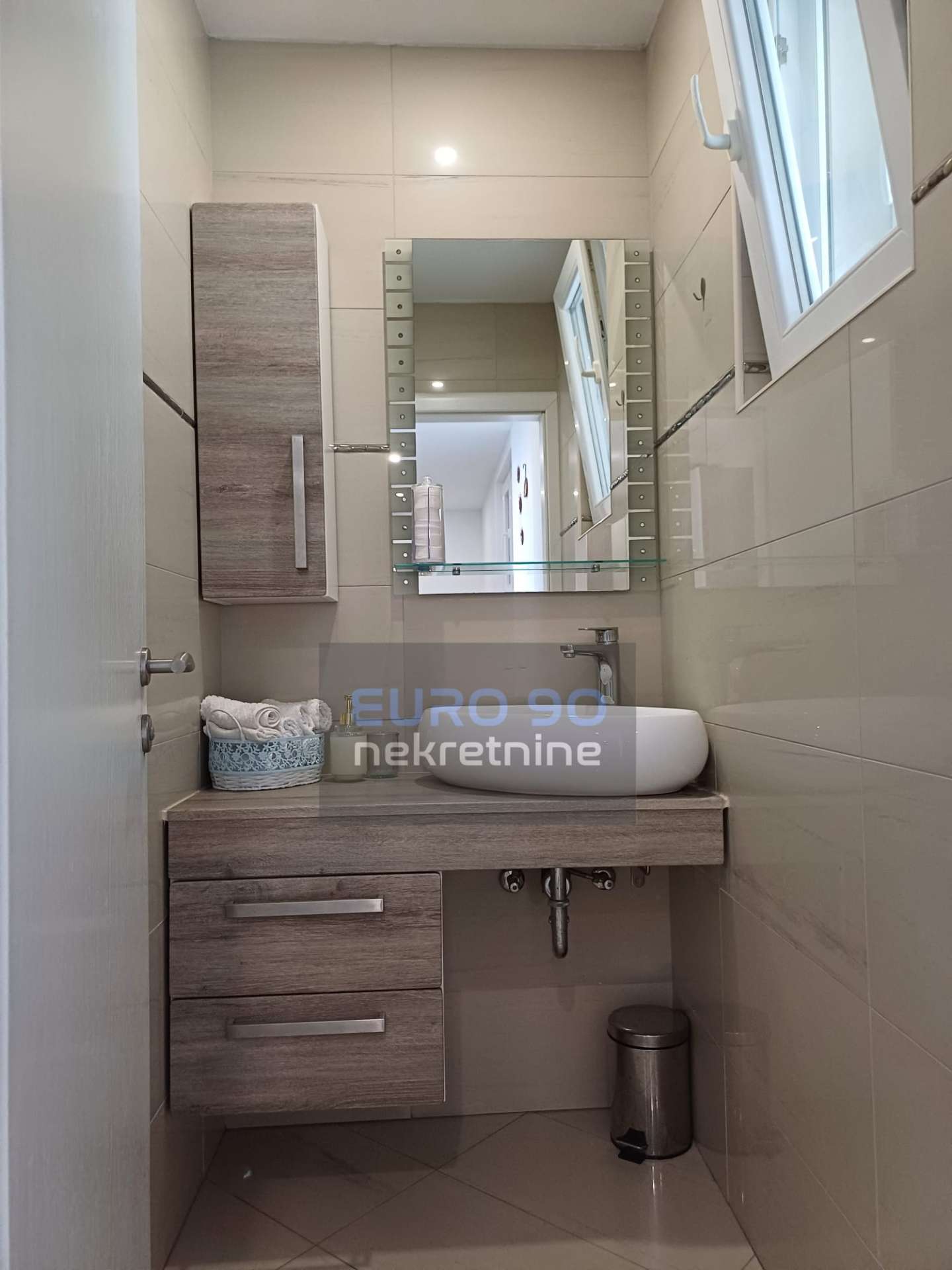 listing-small
