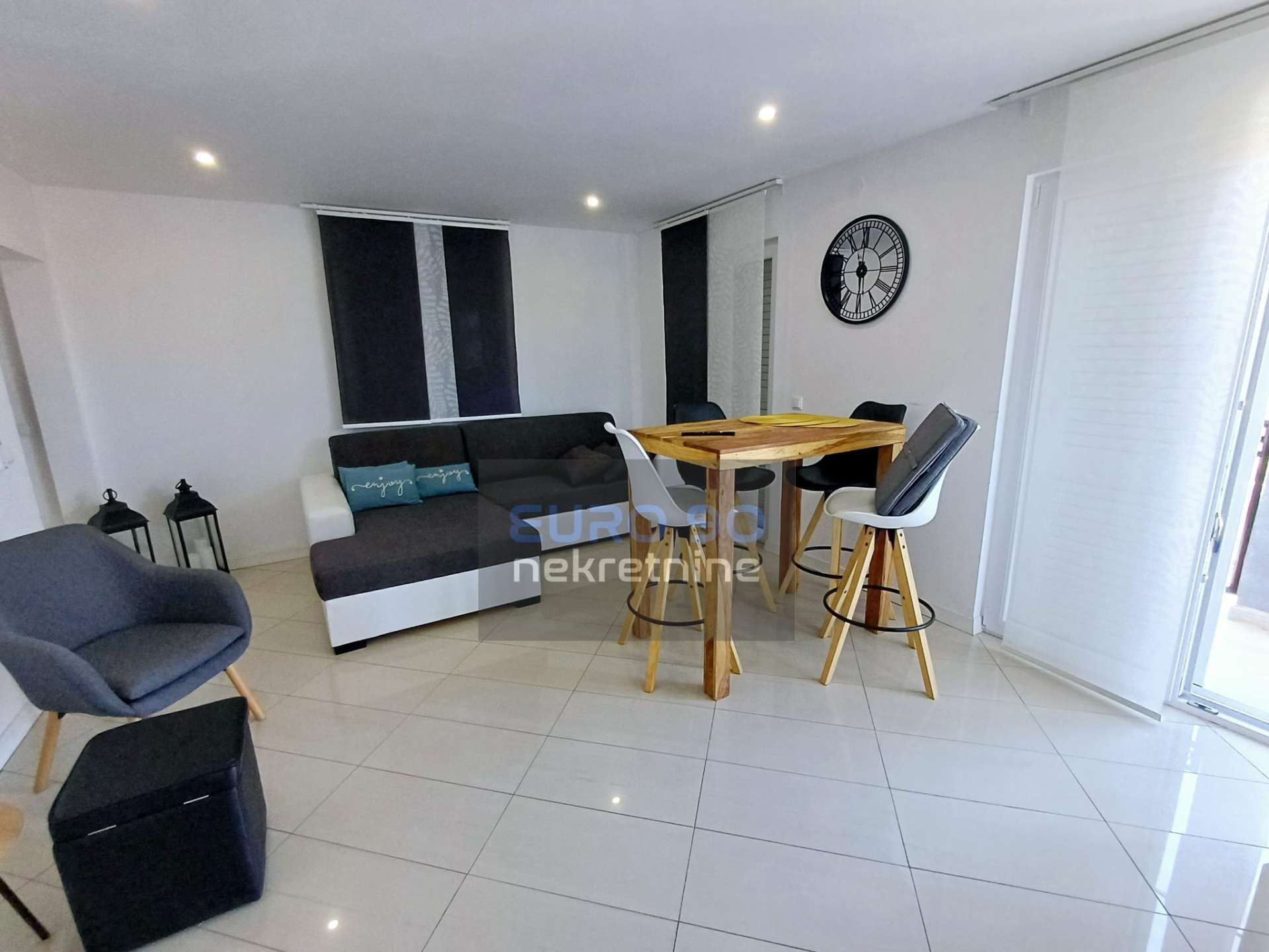 listing-small