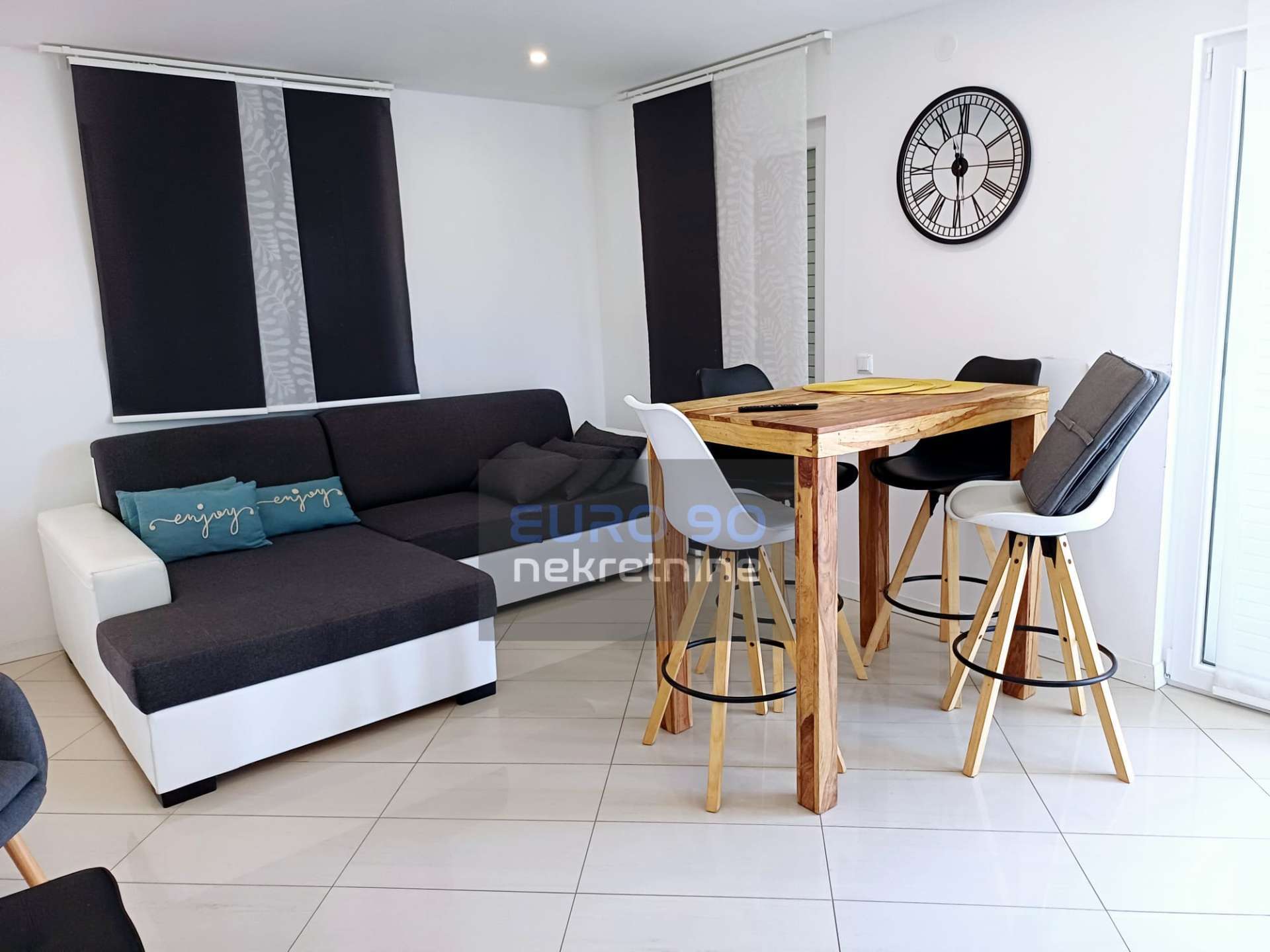 listing-small