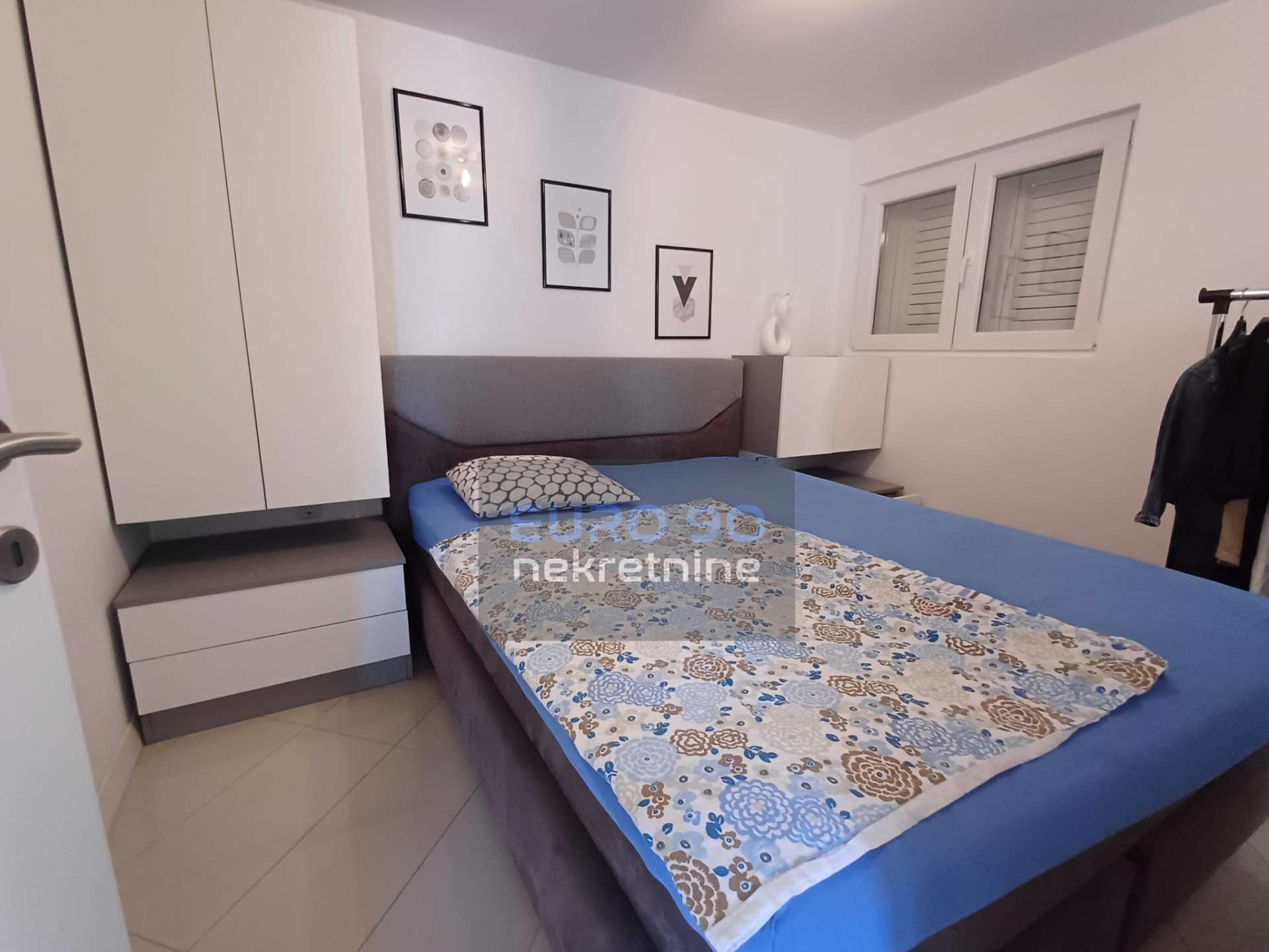 listing-small