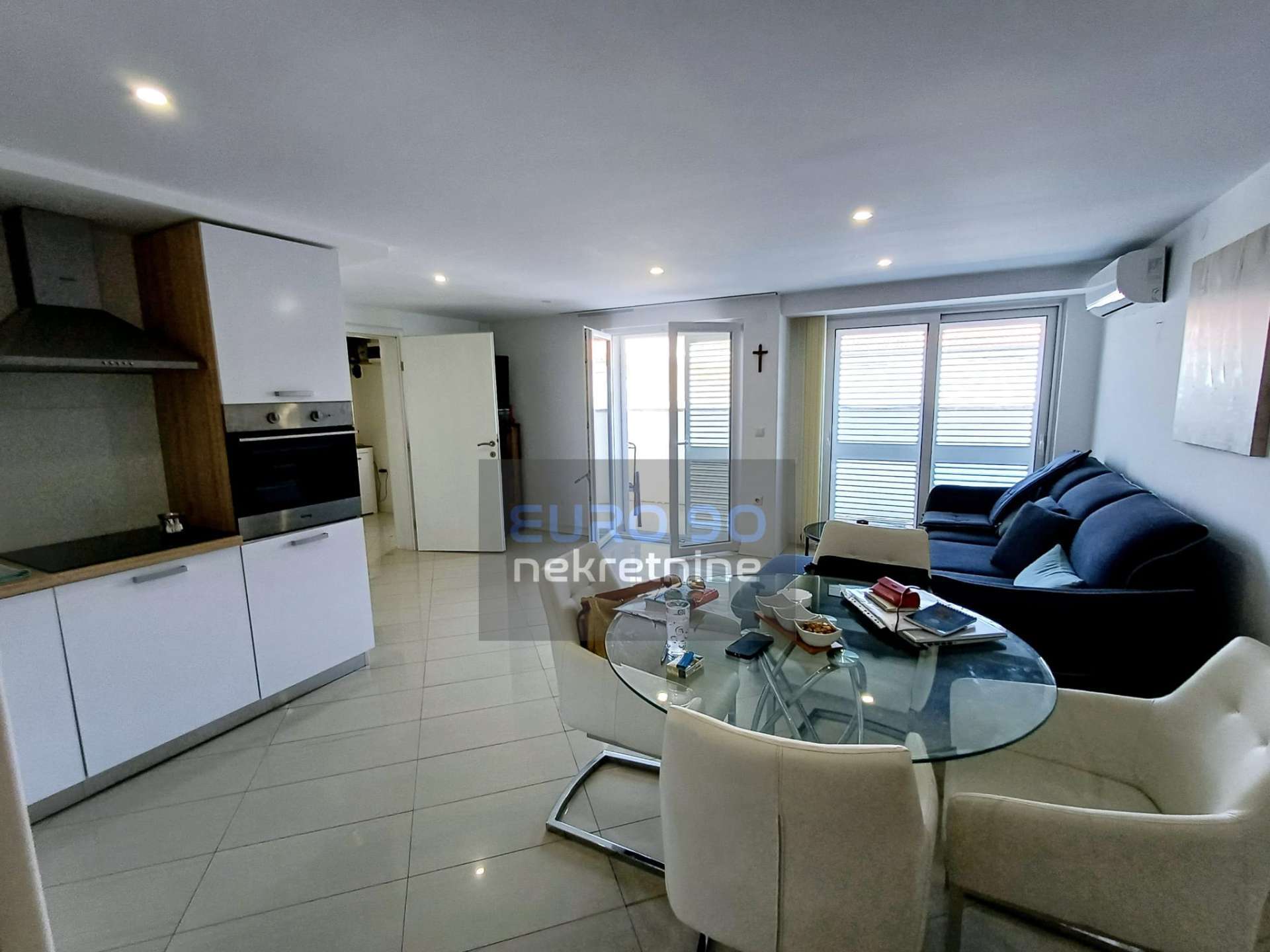 listing-small