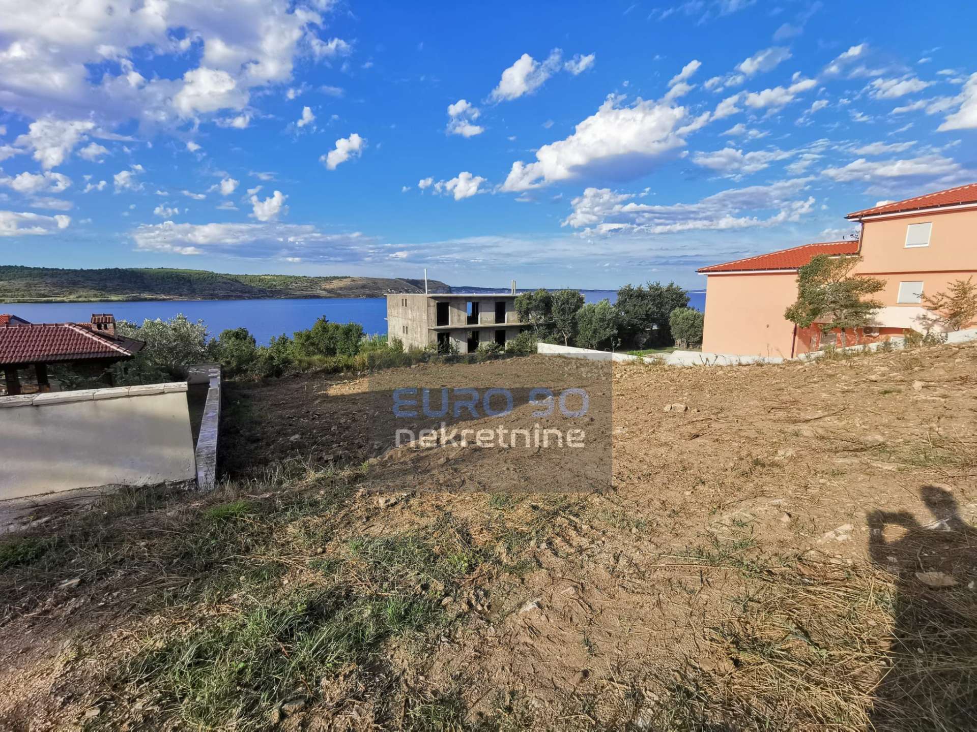 RTINA- GRAĐEVINSKO ZEMLJIŠTE 976 M2, TOP LOKACIJA , POGLED NA MORE !!!