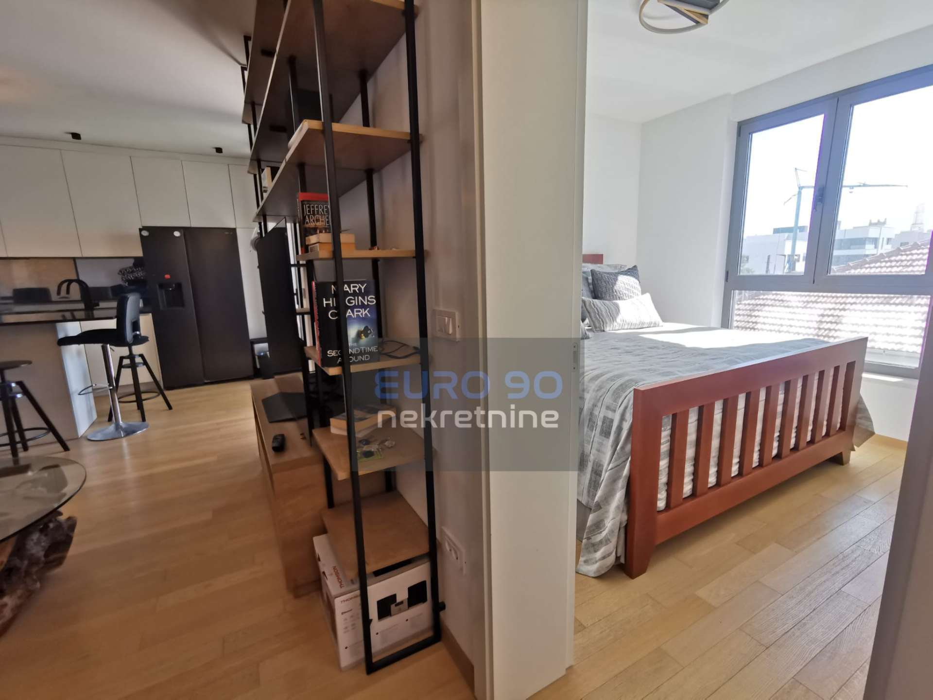 listing-small