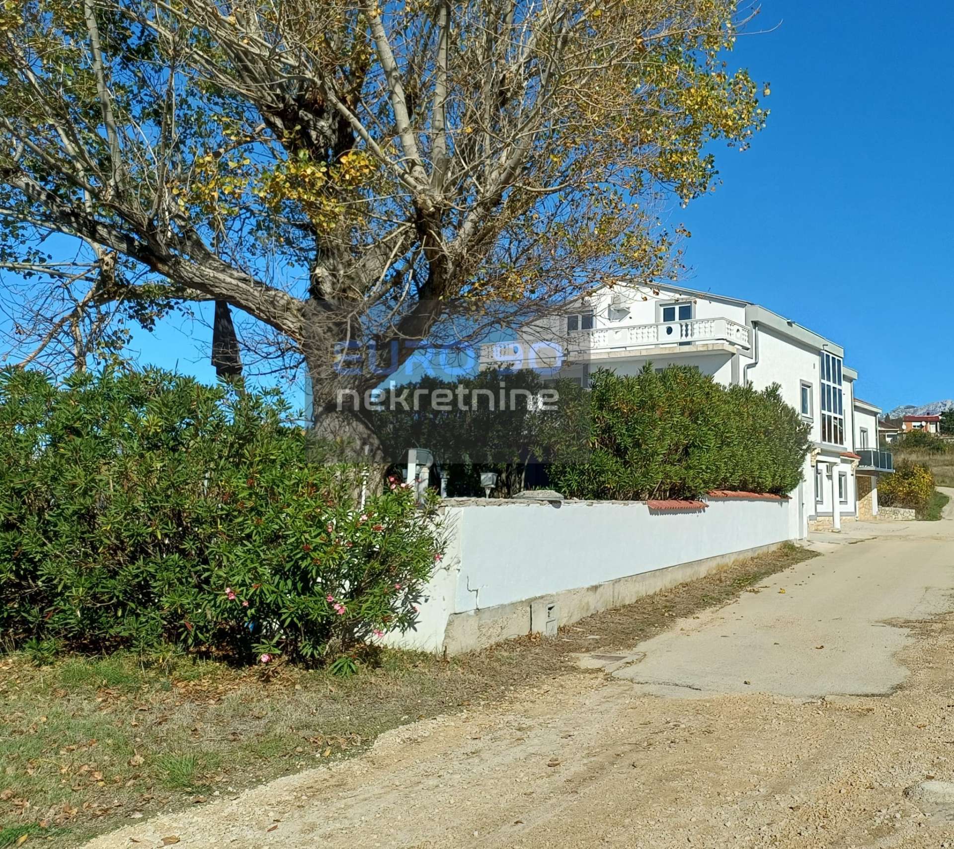 listing-small