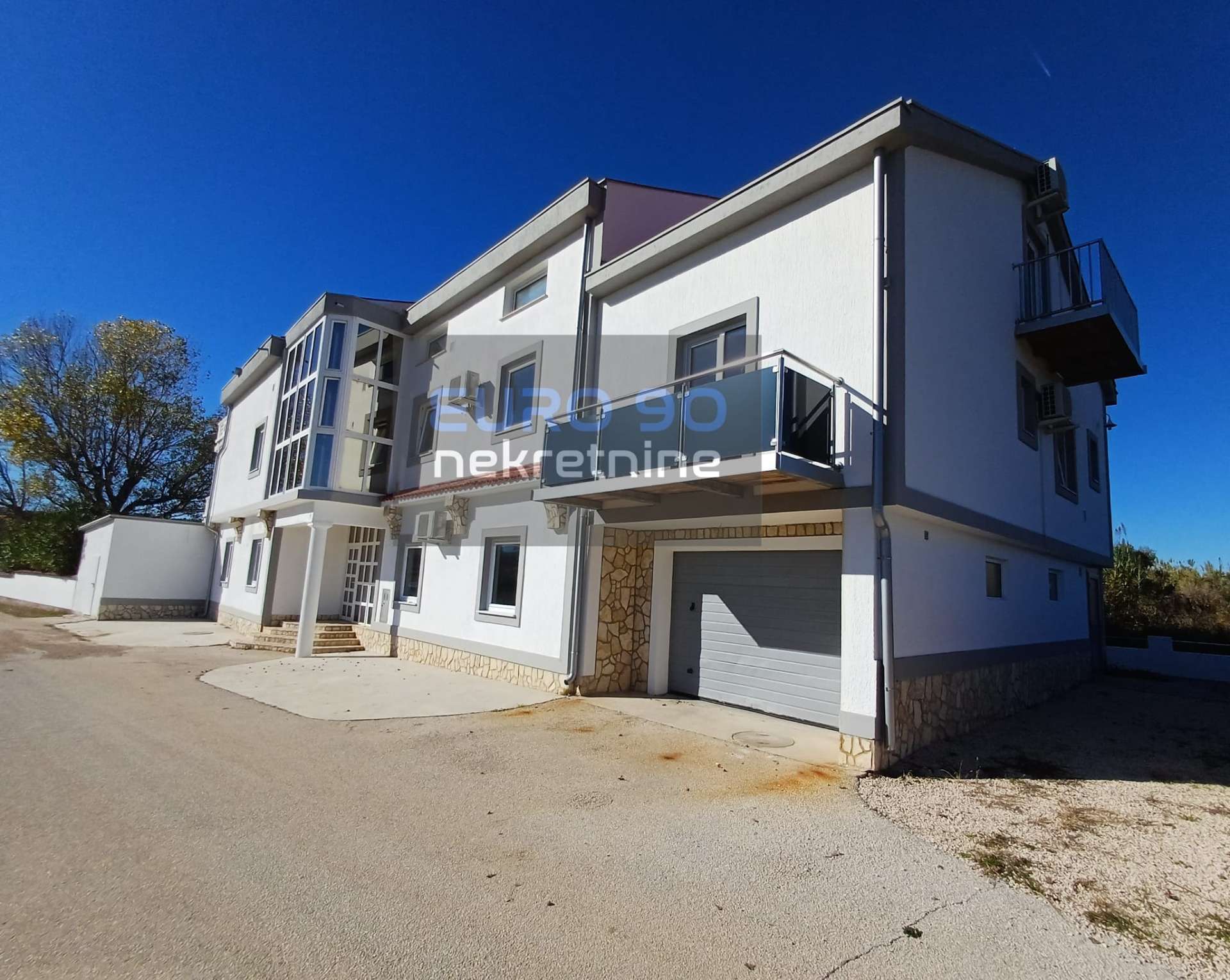 listing-small
