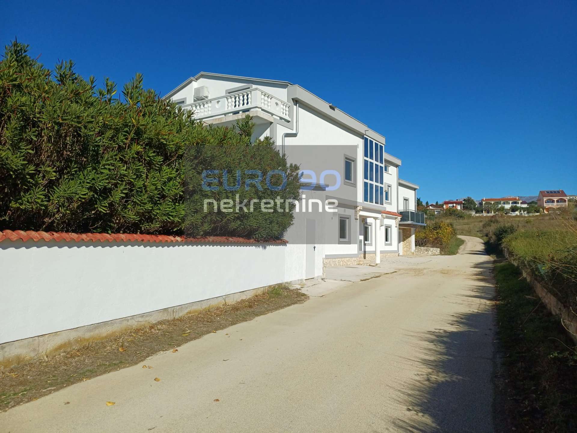 listing-small