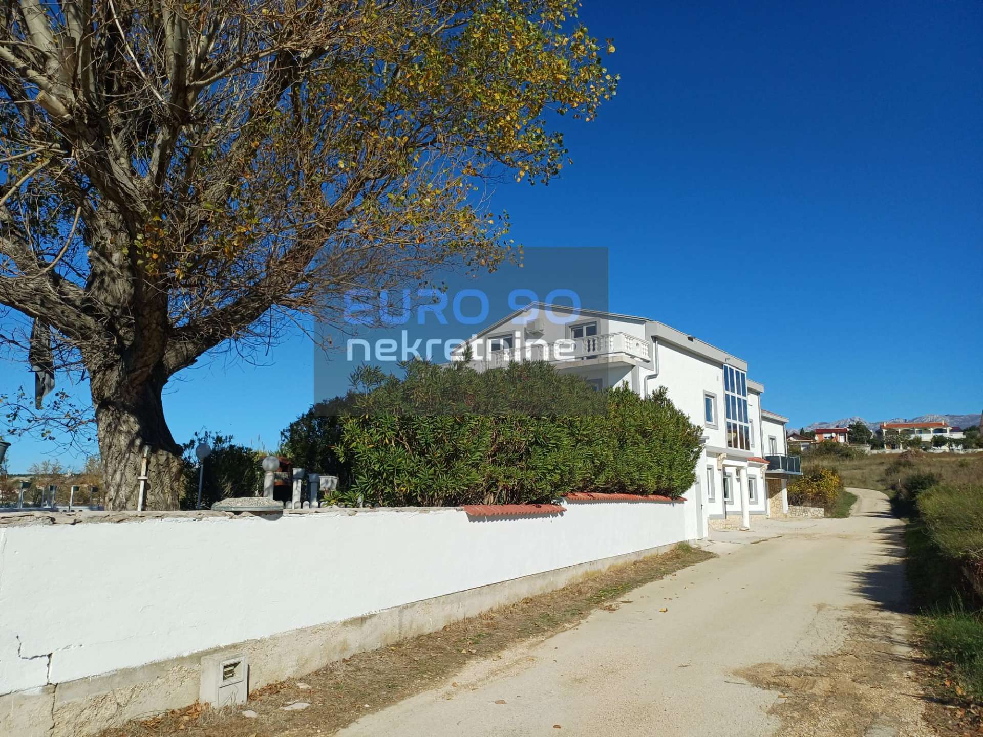 listing-small