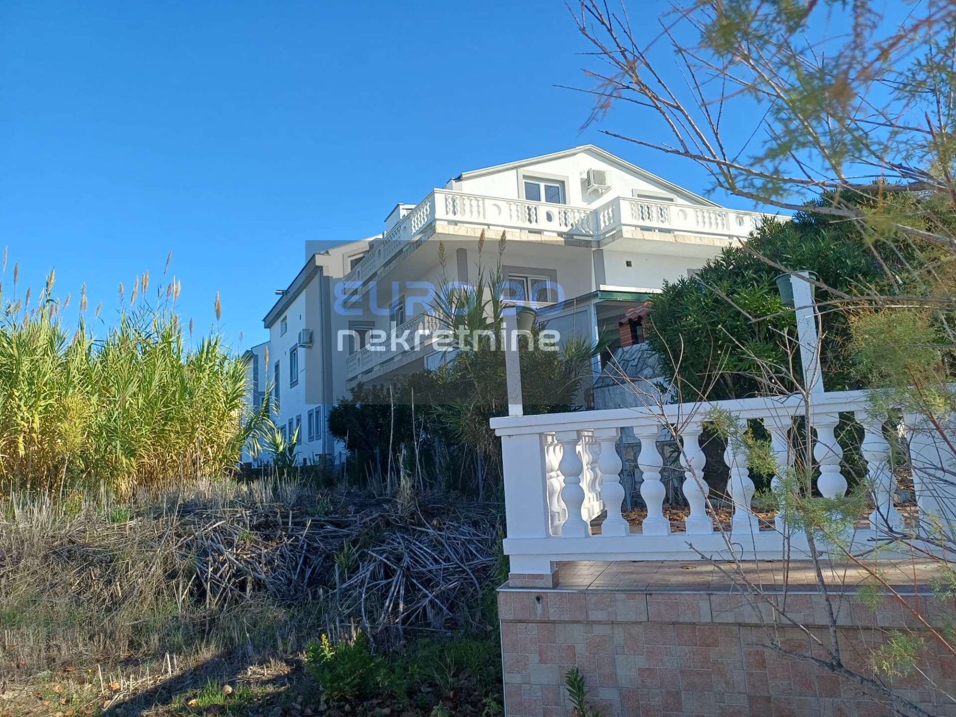 listing-small