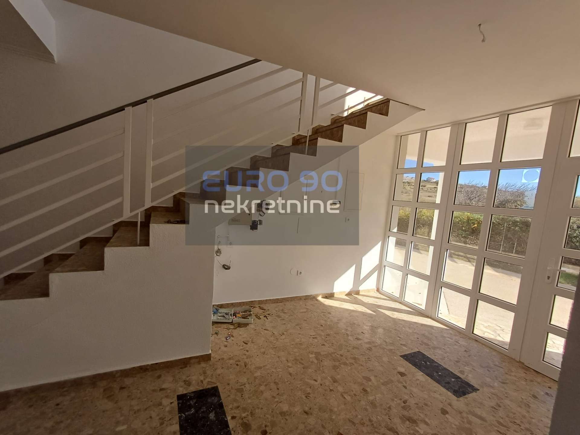 listing-small