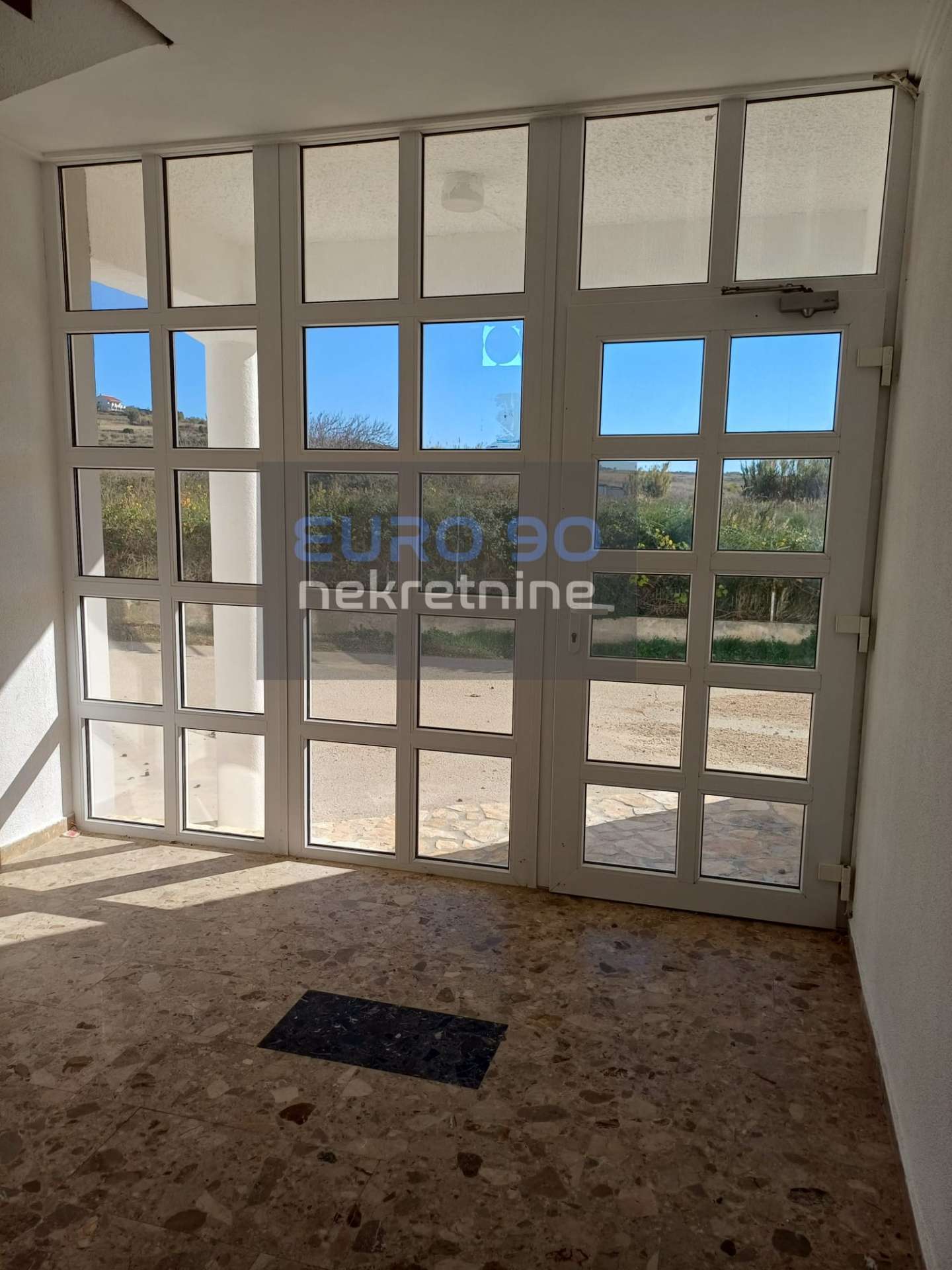 listing-small