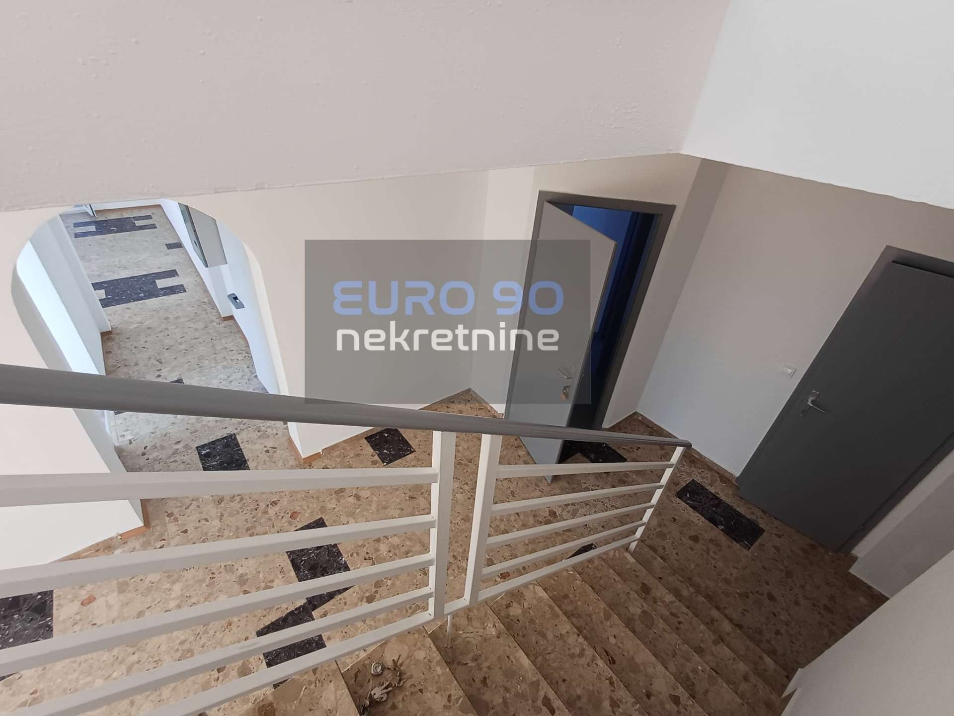 listing-small