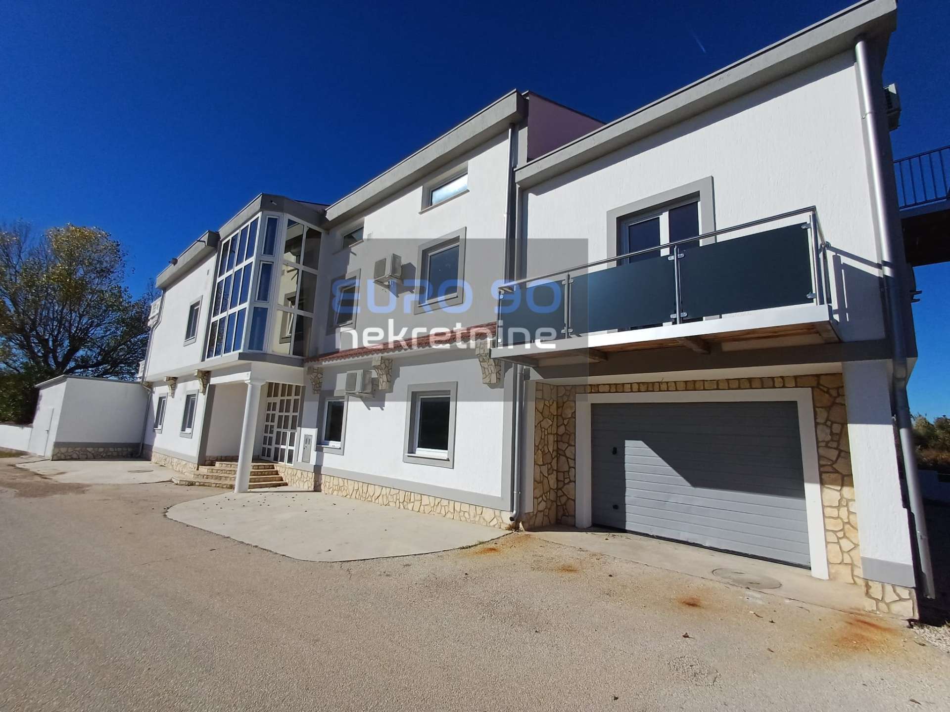 listing-small