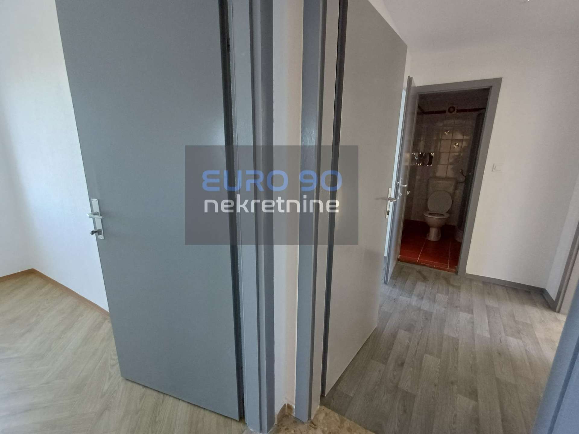 listing-small