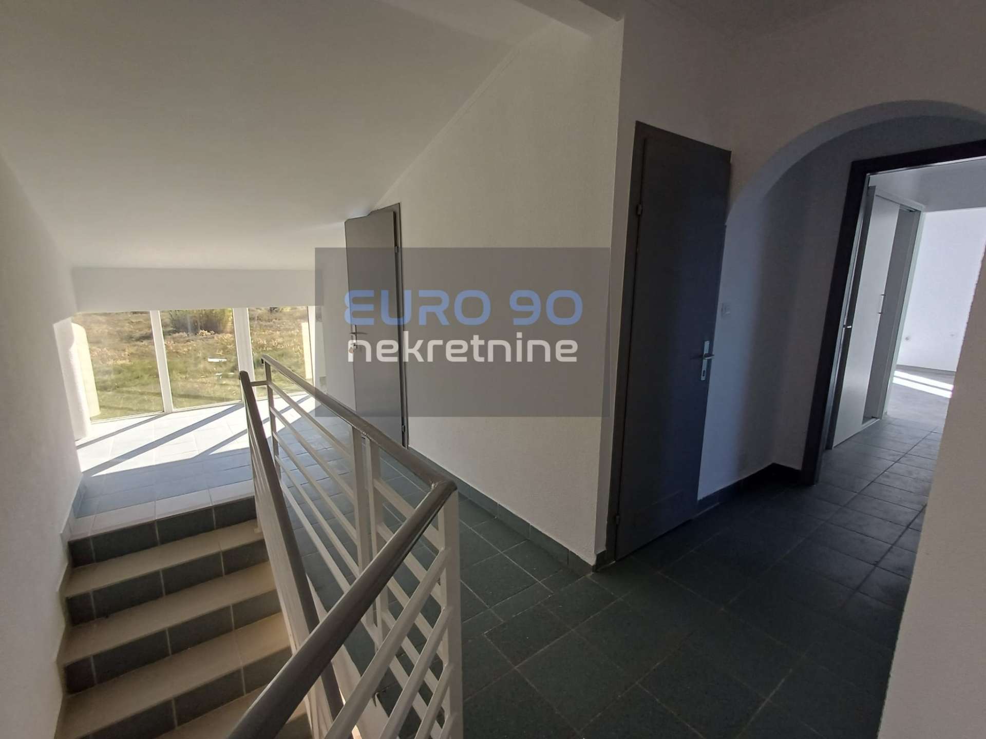 listing-small