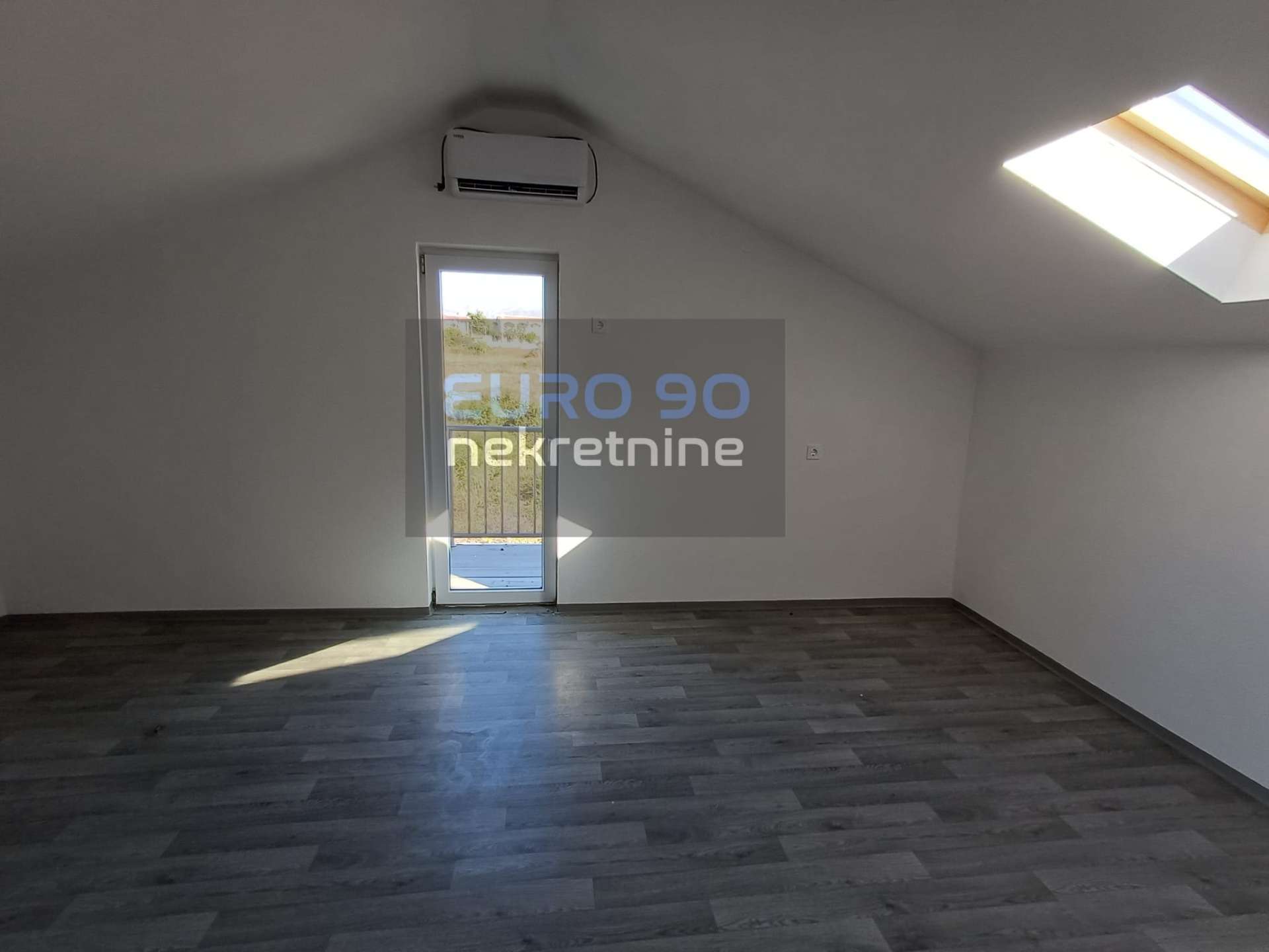 listing-small