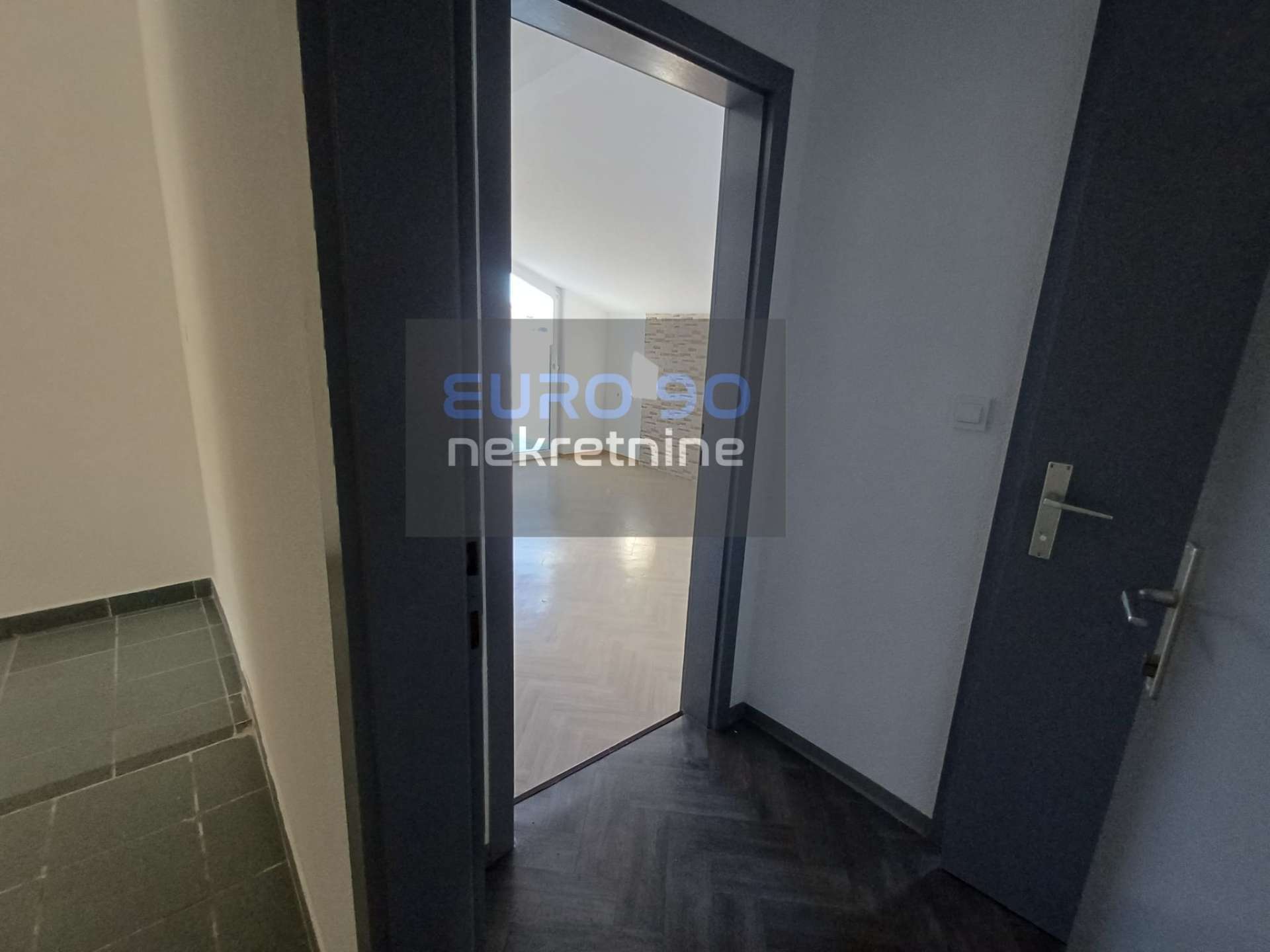 listing-small