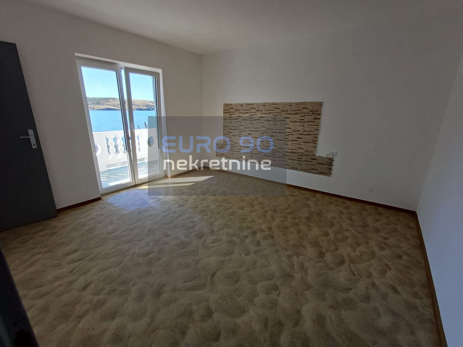 listing-small