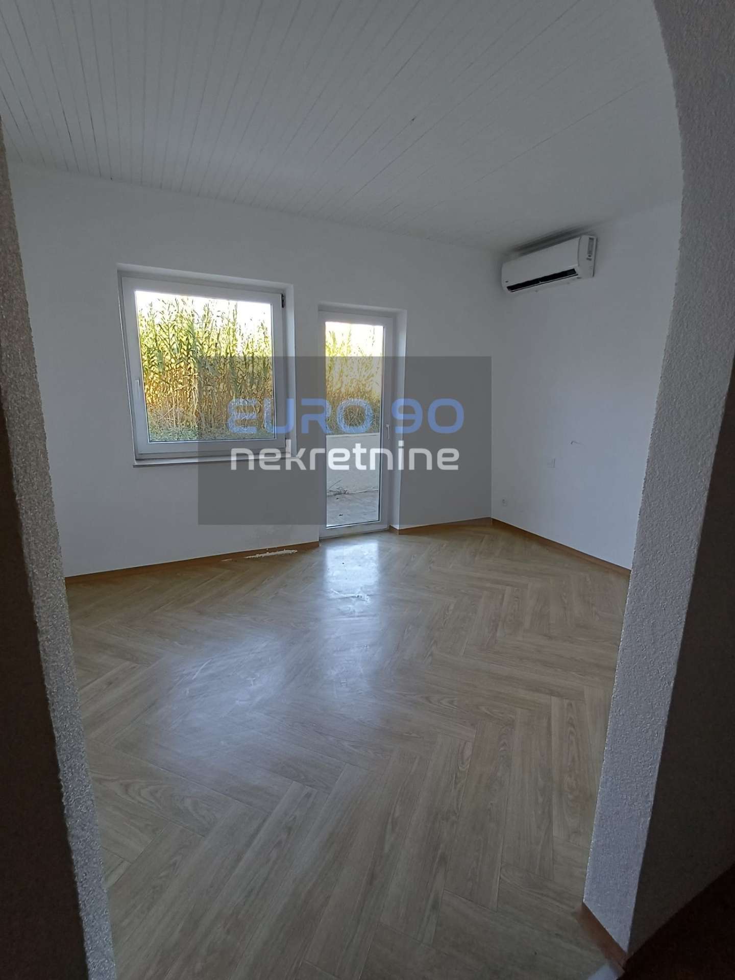 listing-small