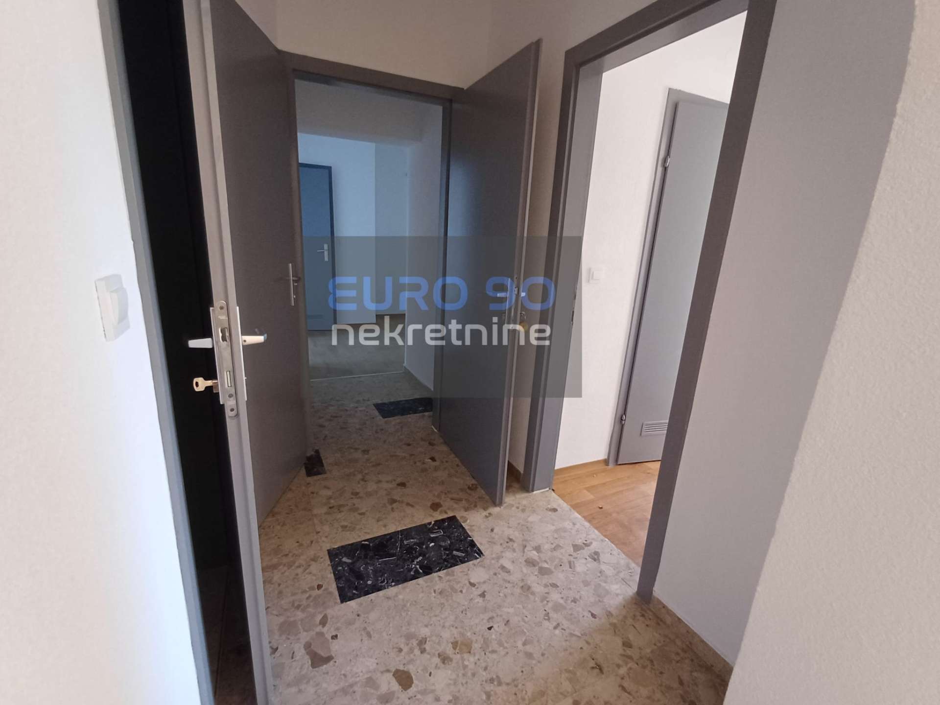 listing-small