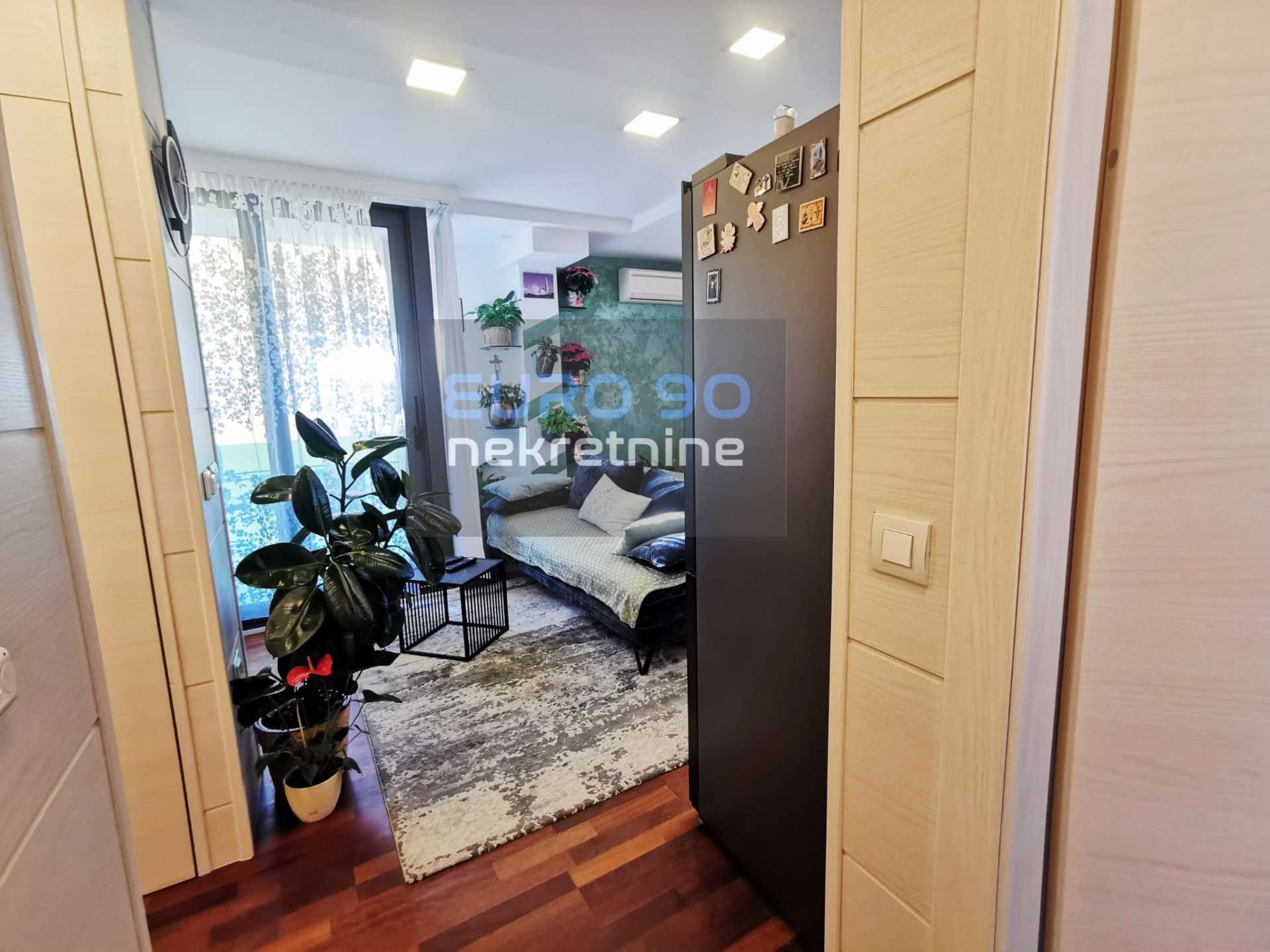 listing-small