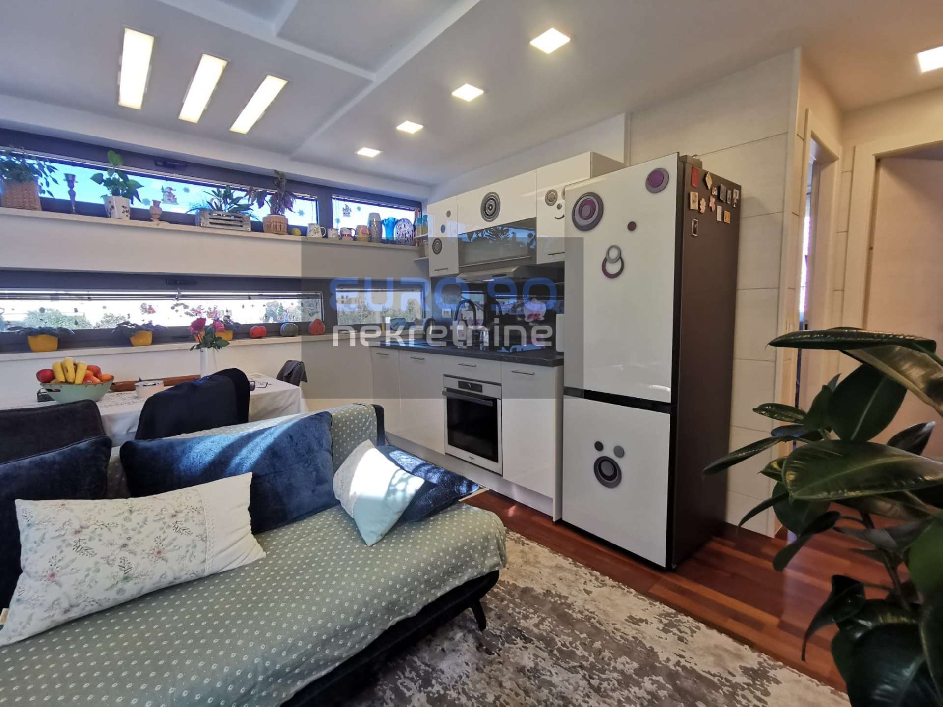 listing-small
