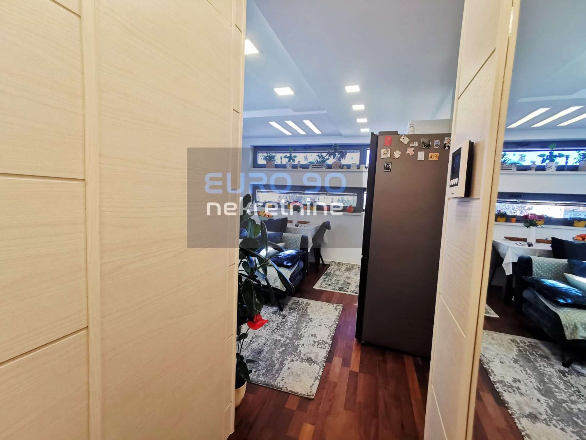 listing-small